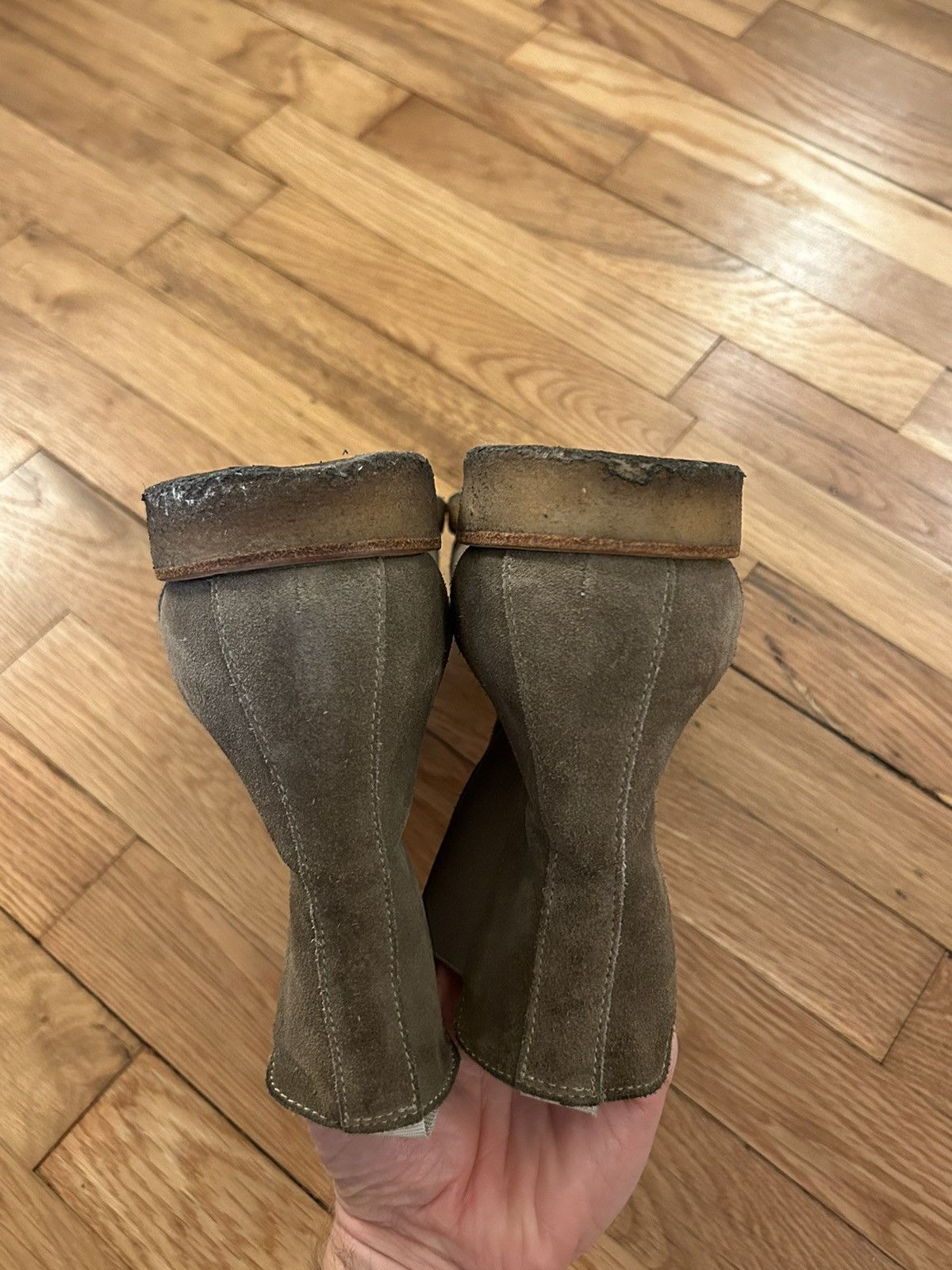 Common Projects Common Projects Suede Chelsea Boots in Taupe sz 42 Size US 9 / EU 42 - 8 Thumbnail