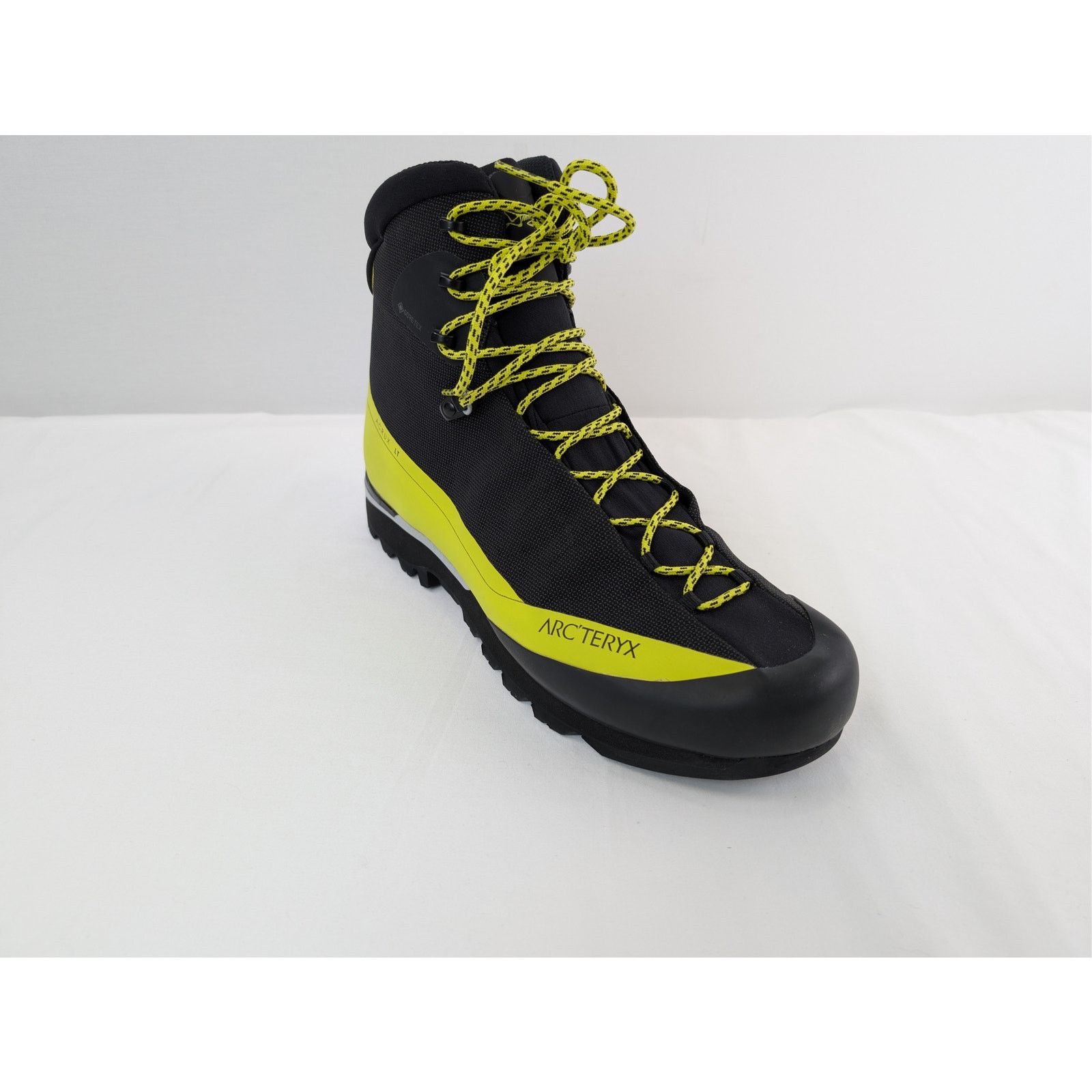 Arc'teryx o1rshd1 Acrux LT GTX mountaineering boots in black/yellow Size US 13 / EU 46 - 3 Thumbnail