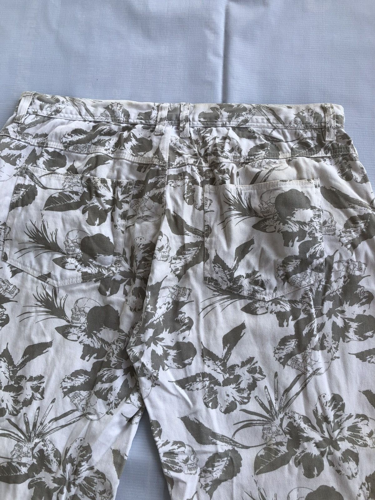 In The Attic In The Attic homme Skull Flower short pants Size US 39 - 7 Thumbnail