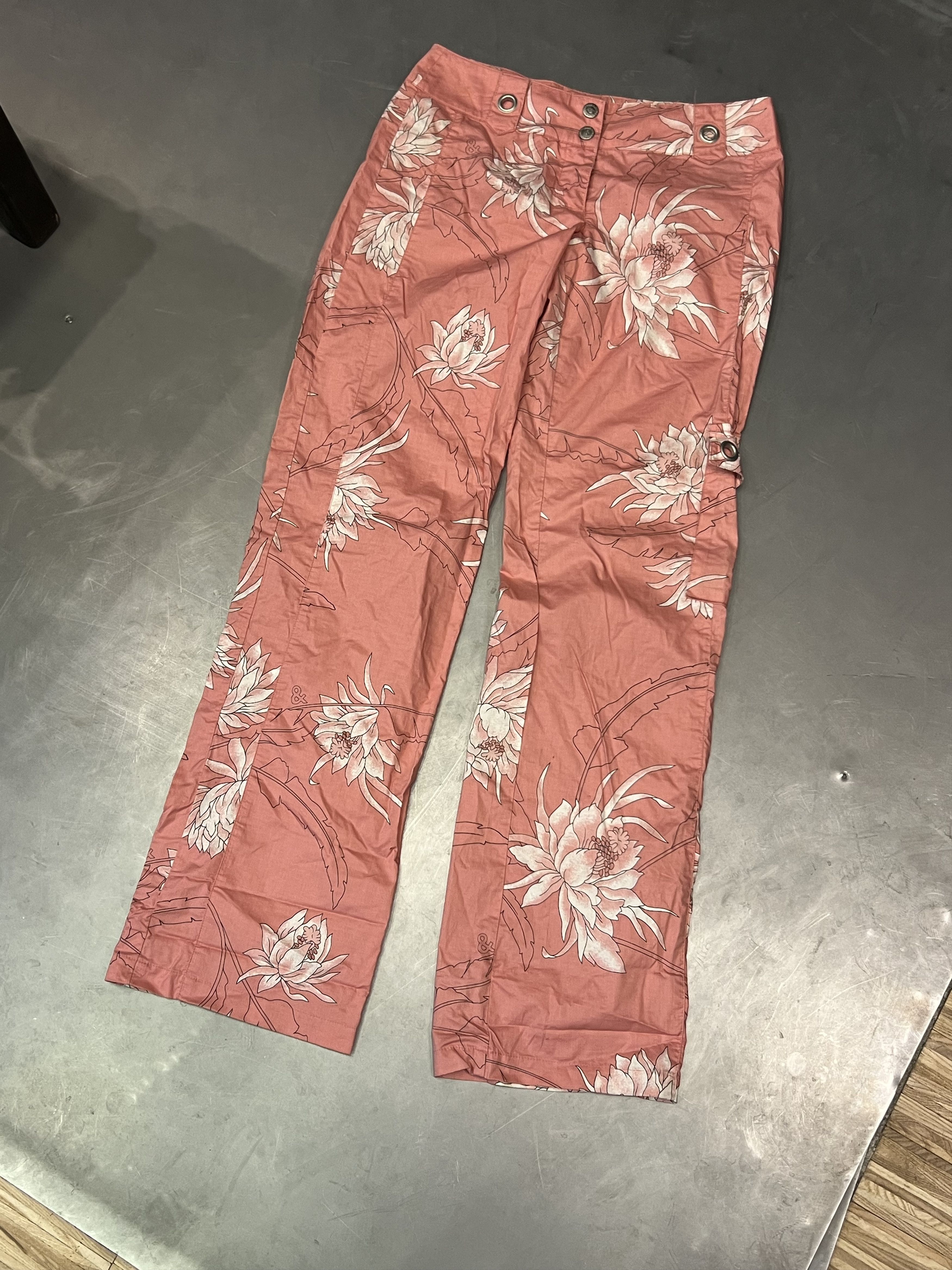 Dolce & Gabbana Y2K D&G Dolce & Gabbana hawaiian floral print cargo pants Size 27" / US 4 / IT 40 - 1 Thumbnail