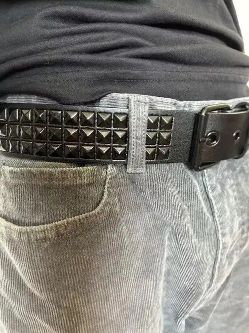 VIBE Pyramid Studded Belt (black) Size ONE SIZE - 8 Thumbnail