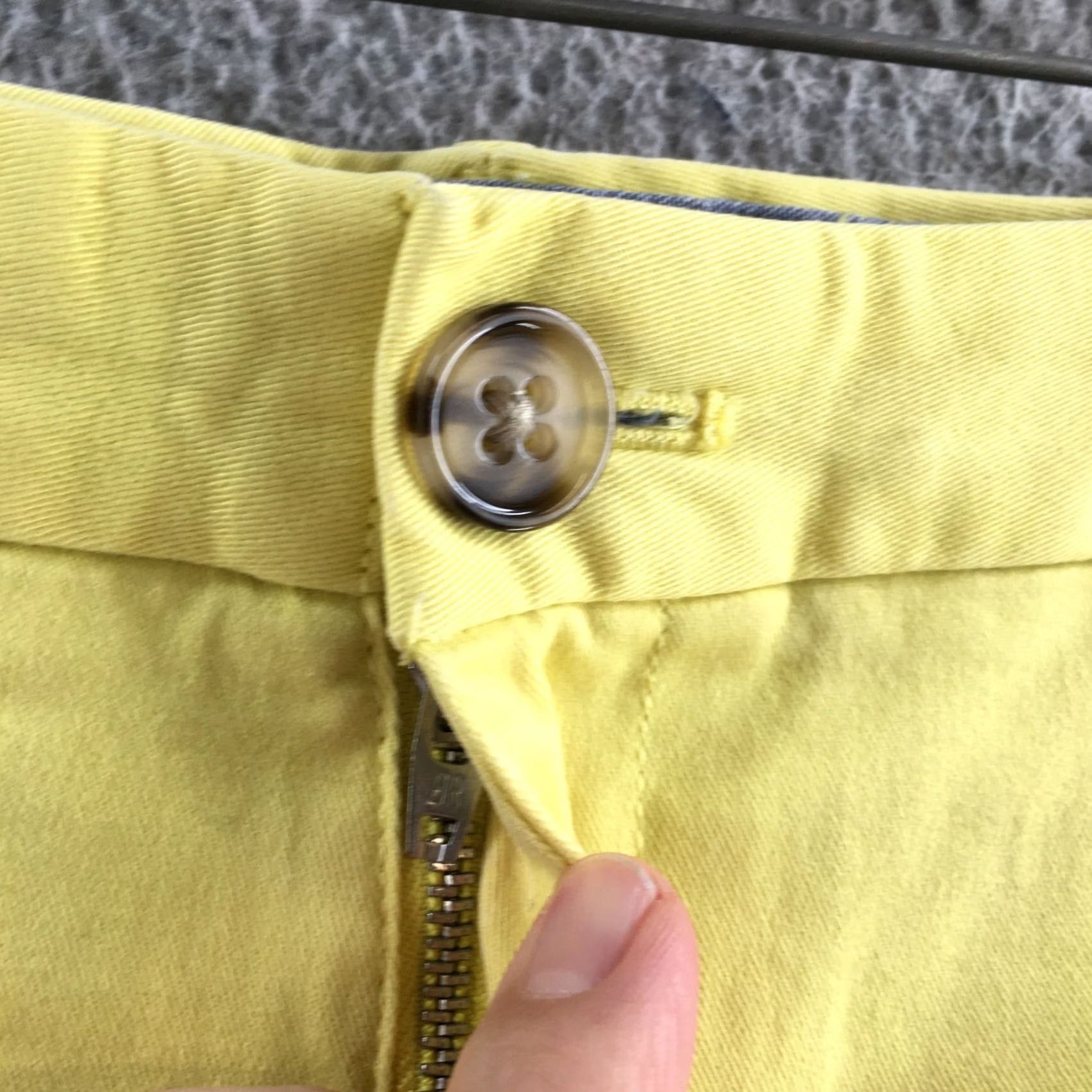 Banana Republic Banana Republic Shorts Womens 10 Yellow Chino Cuffed Mid Rise Zip Fly Stretch - Regular Fit, 10, Yellow, Casual, Summer, Spring, Womens Size 32" / US 10 / IT 46 - 4 Thumbnail