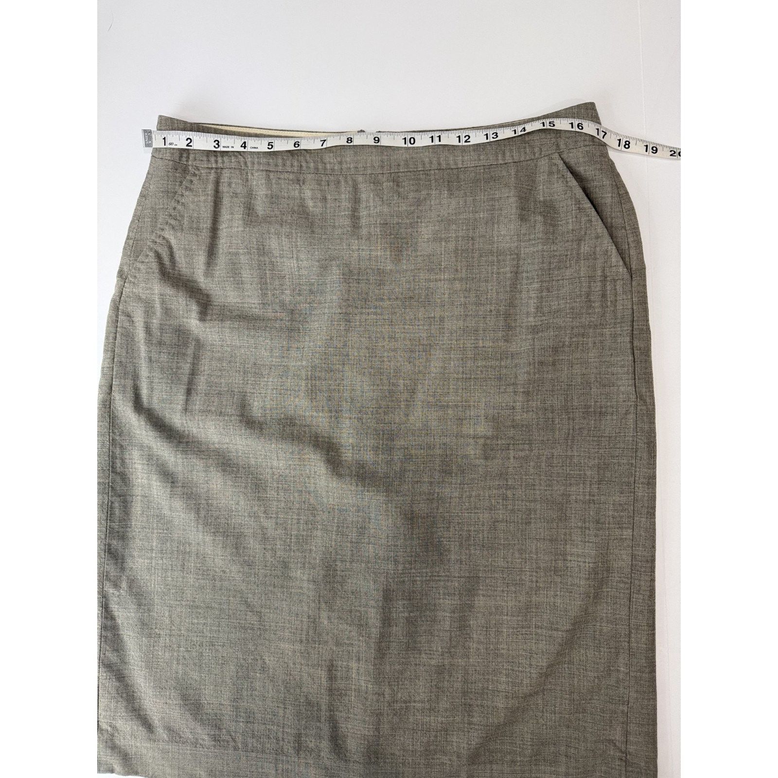 Banana Republic Banana Republic Wool Pencil Skirt Size 10 Stretch Taupe Size 32" / US 10 / IT 46 - 3 Thumbnail