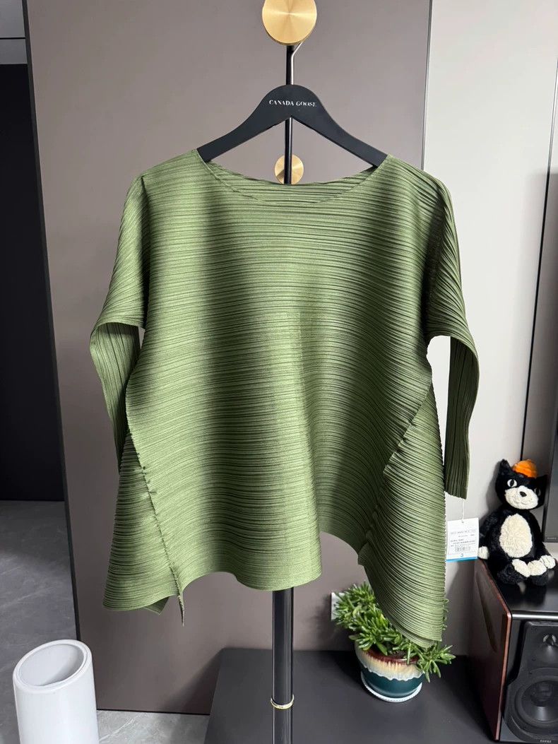 Issey Miyake Issey Miyake size:3 Green wavy horizontal stripe spring to Size S / US 4 / IT 40 - 1 Thumbnail