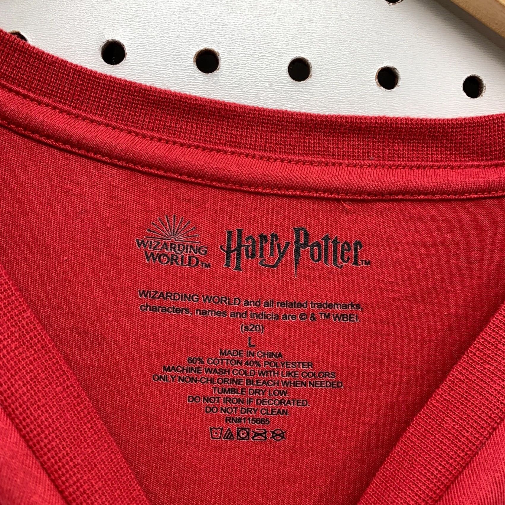 Vintage HARRY POTTER Shirt Mens Large Red Gryffindor Crest Graphic Short Sleeve Size L Size US L / EU 52-54 / 3 - 6 Thumbnail