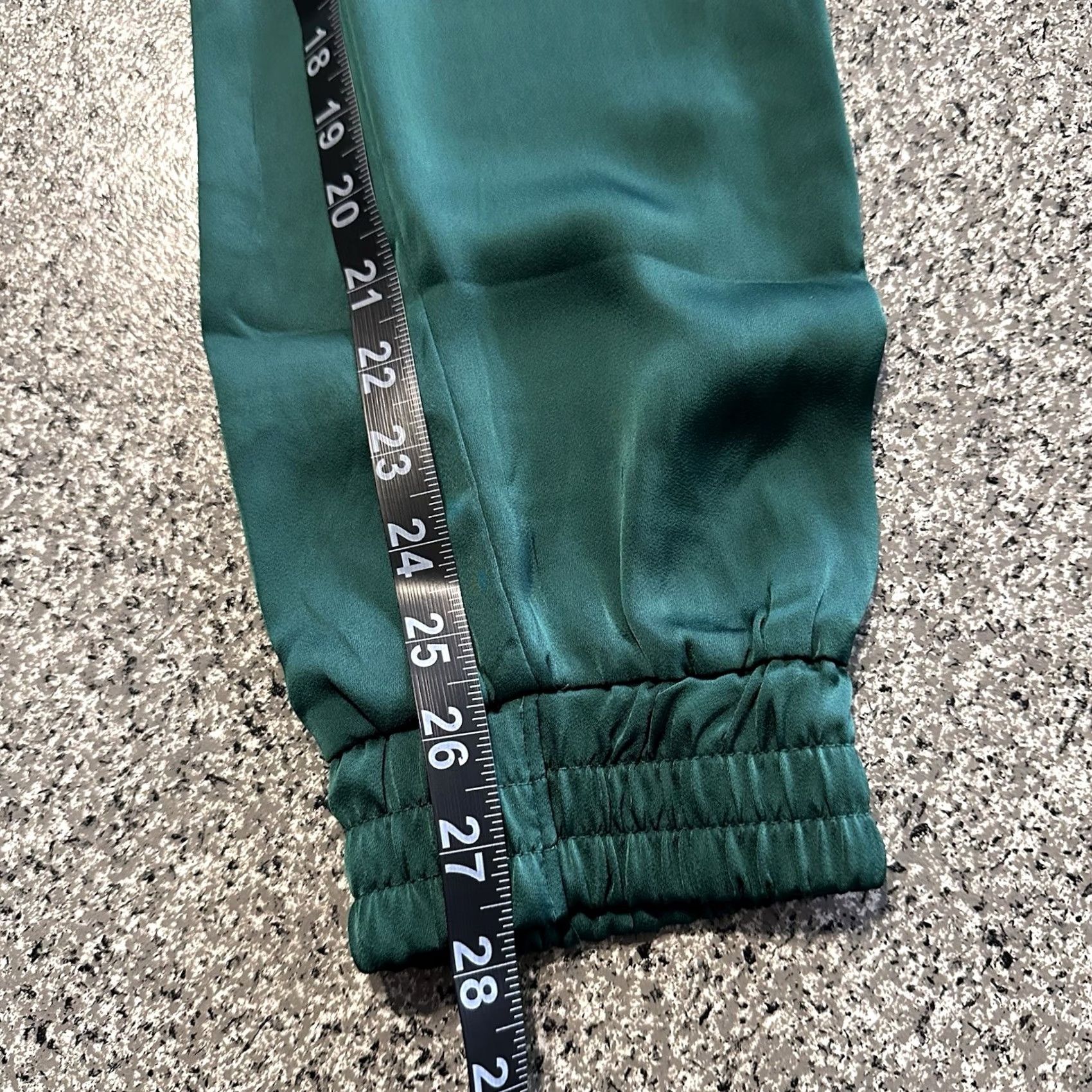 Vintage francesca's Green Satin Cargo Joggers Pants Womens S 27x28 Drawstring Pockets Size 27" / US 4 / IT 40 - 7 Thumbnail