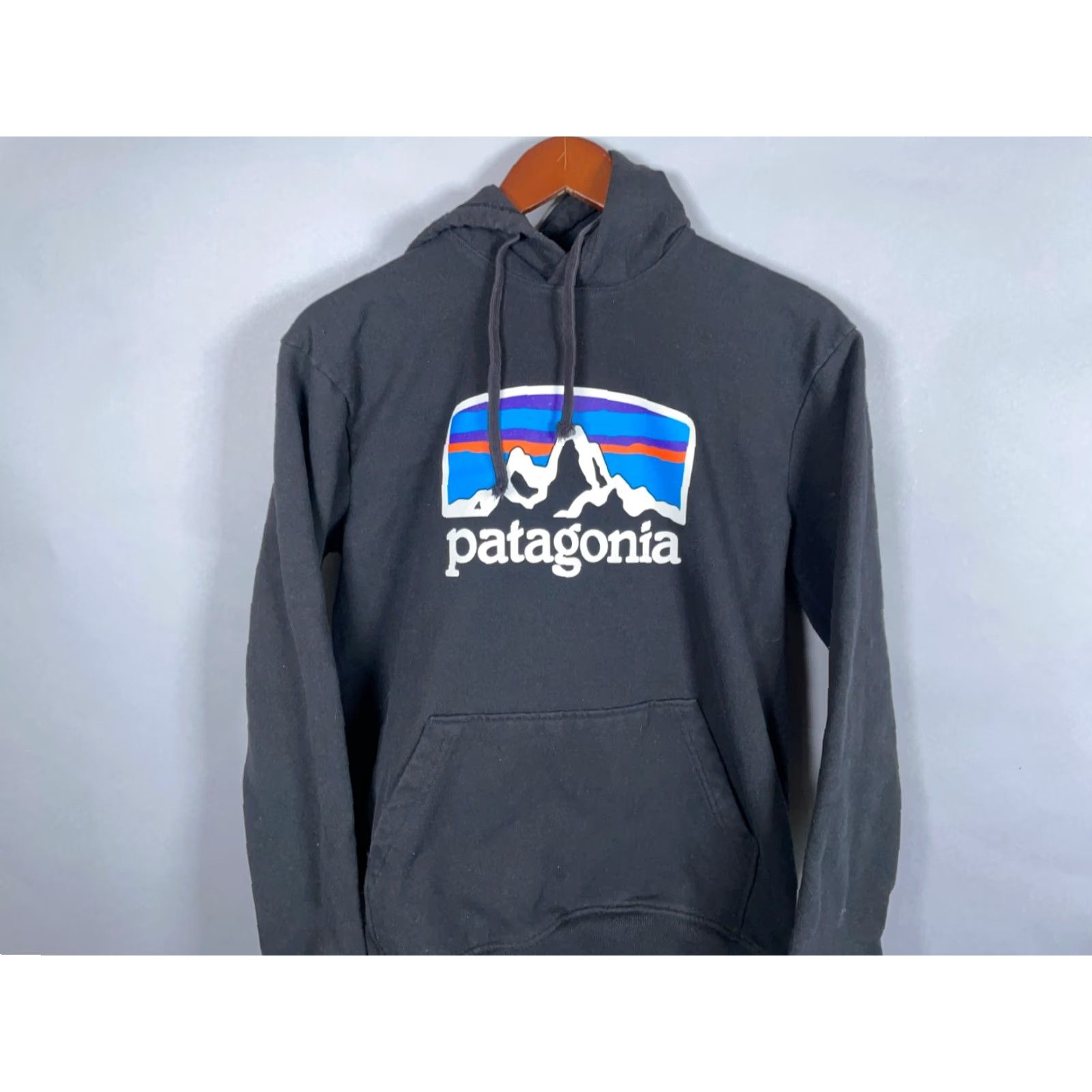 Patagonia Patagonia Hoodie Adult Small Black Logo Print Drawstring Pullover Crew Neck Long Sleeve Sweatshirt Fleece Heavyweight Pockets Graphic Print Size US S / EU 44-46 / 1 - 4 Thumbnail