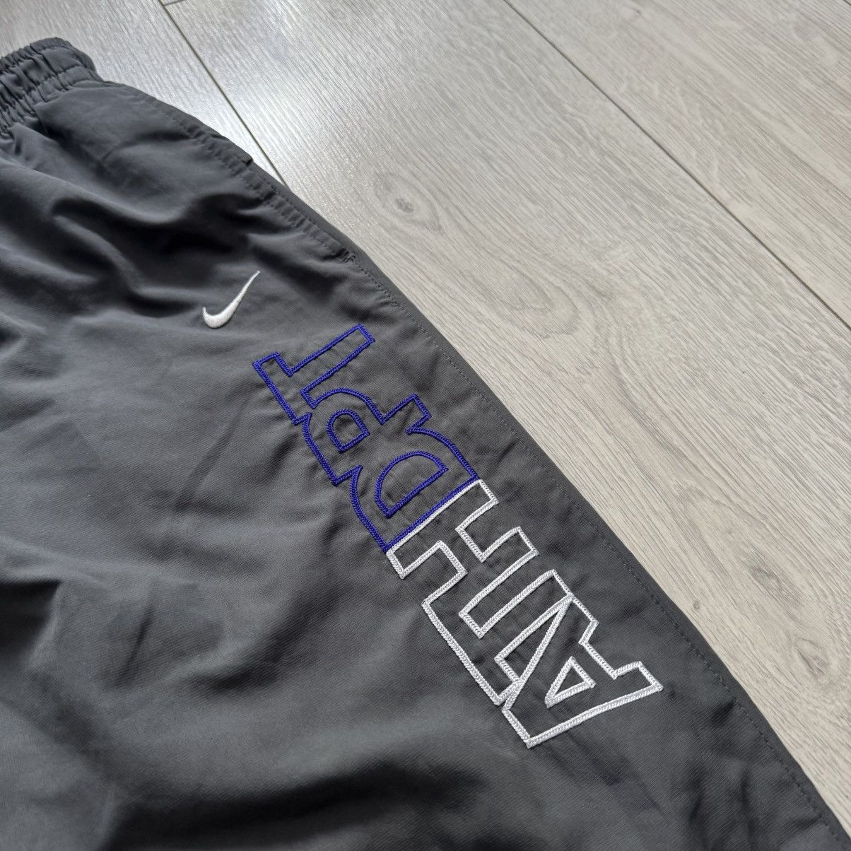 Nike Vintage nike track pants y2k gorpcore sweatpants parachute Size US 36 / EU 52 - 2 Thumbnail