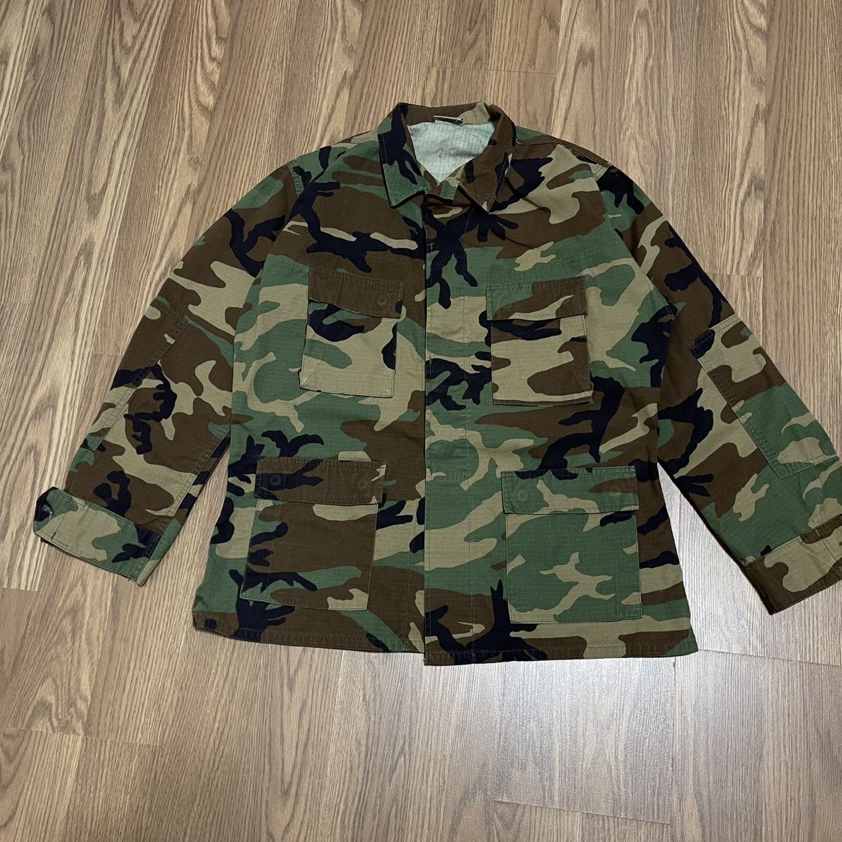 Vintage Vintage style army military woodland Camo button up jacket Size US L / EU 52-54 / 3 - 3 Thumbnail