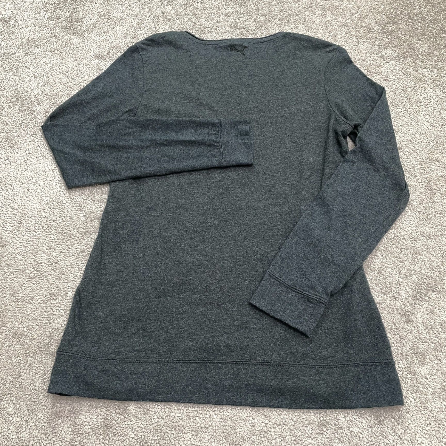 Puma PUMA Sports Lifestyle Long Sleeve Shirt Womens Medium Dark Gray V-Neck Casual Size M / US 6-8 / IT 42-44 - 2 Thumbnail