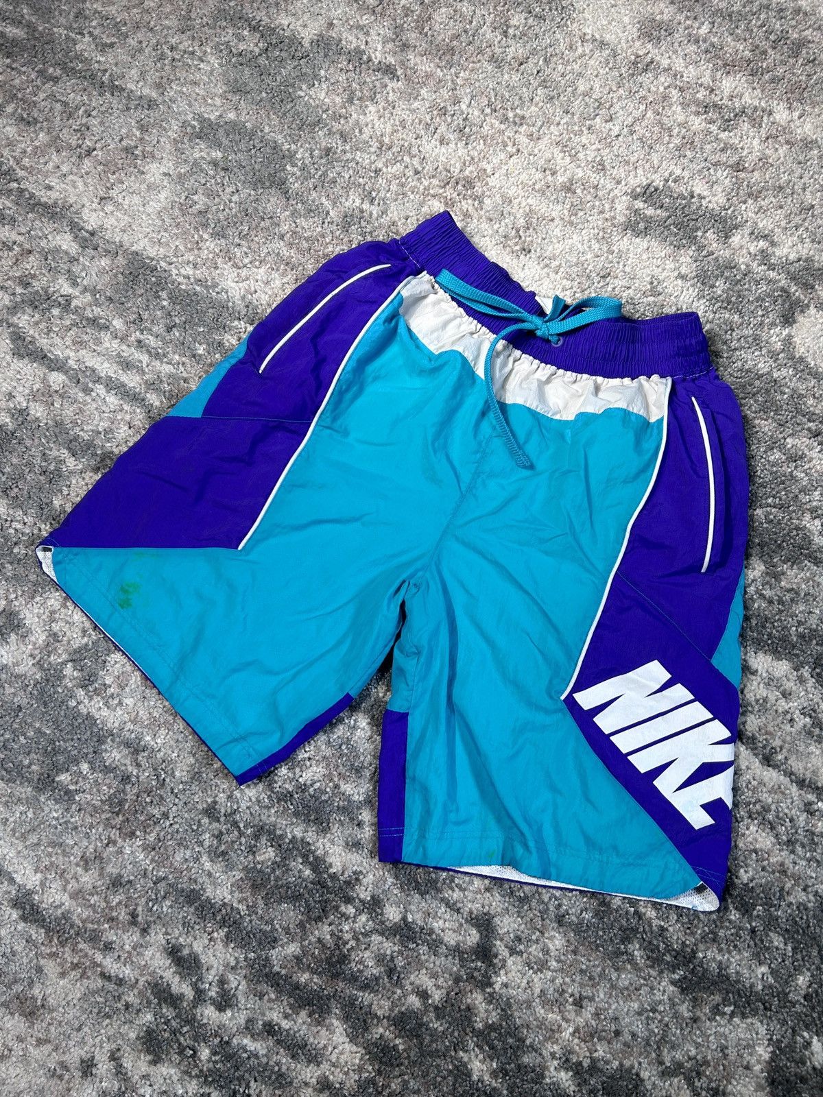 Nike × Vintage Nike Vintage Shorts 90s Size US 32 / EU 48 - 2 Thumbnail