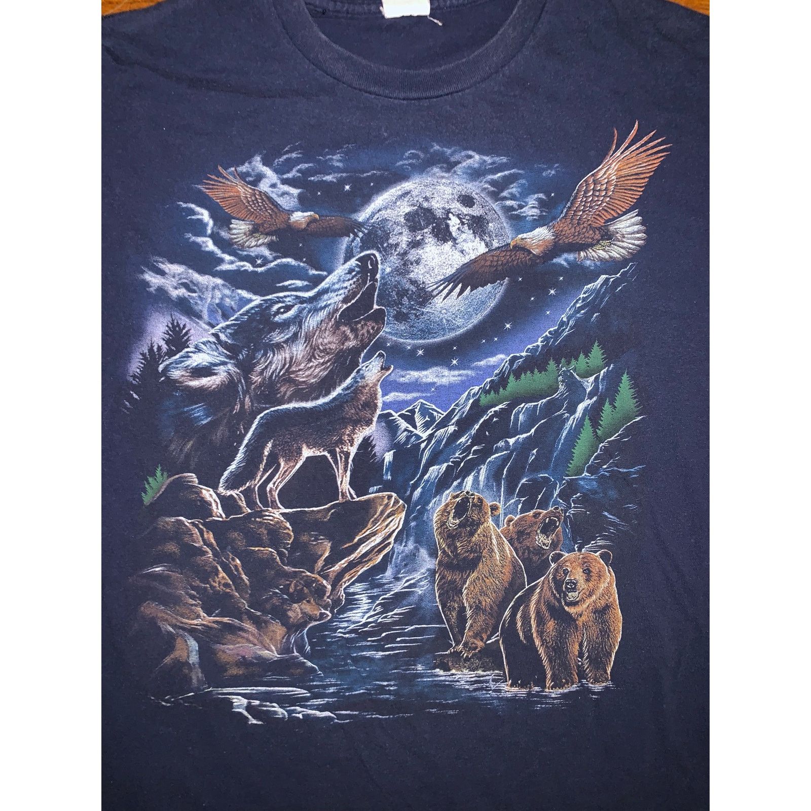 Gildan Vintage Wolf Bear Eagle Nature T Shirt Blue XL 2XL Wildlife Size US XL / EU 56 / 4 - 1 Thumbnail
