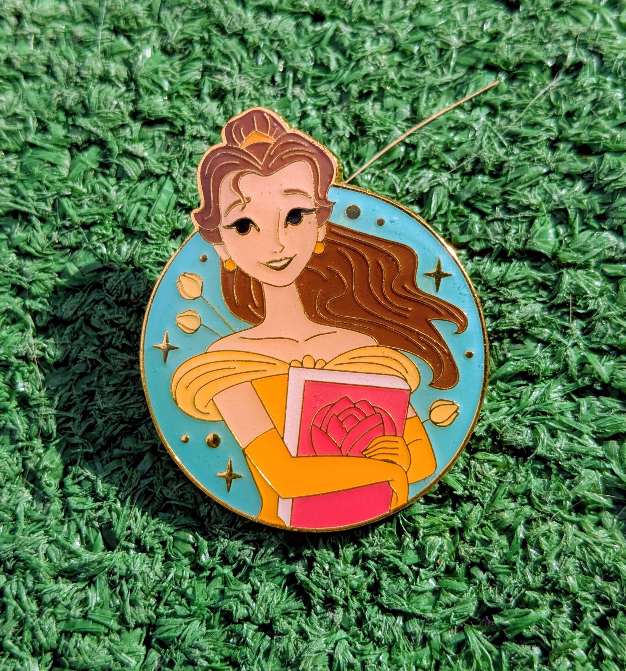 Other Loungefly Portrait Beauty & The Beast Belle Book Disney Pin Size ONE SIZE - 1 Thumbnail