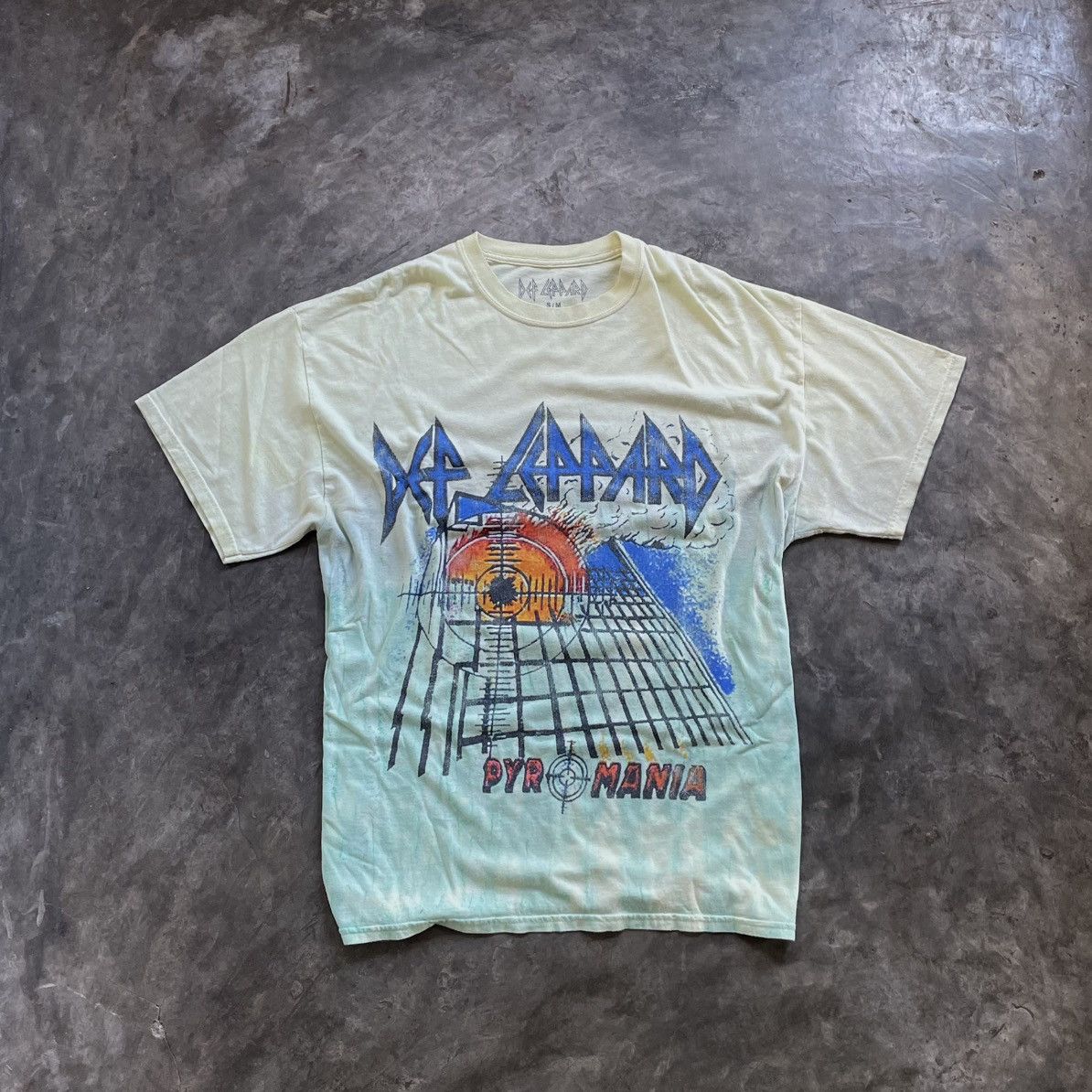 Def Leppard TSHIRT DEF LEPPARD PYROMANIA TIEDYE!! Size US L / EU 52-54 / 3 - 2 Thumbnail