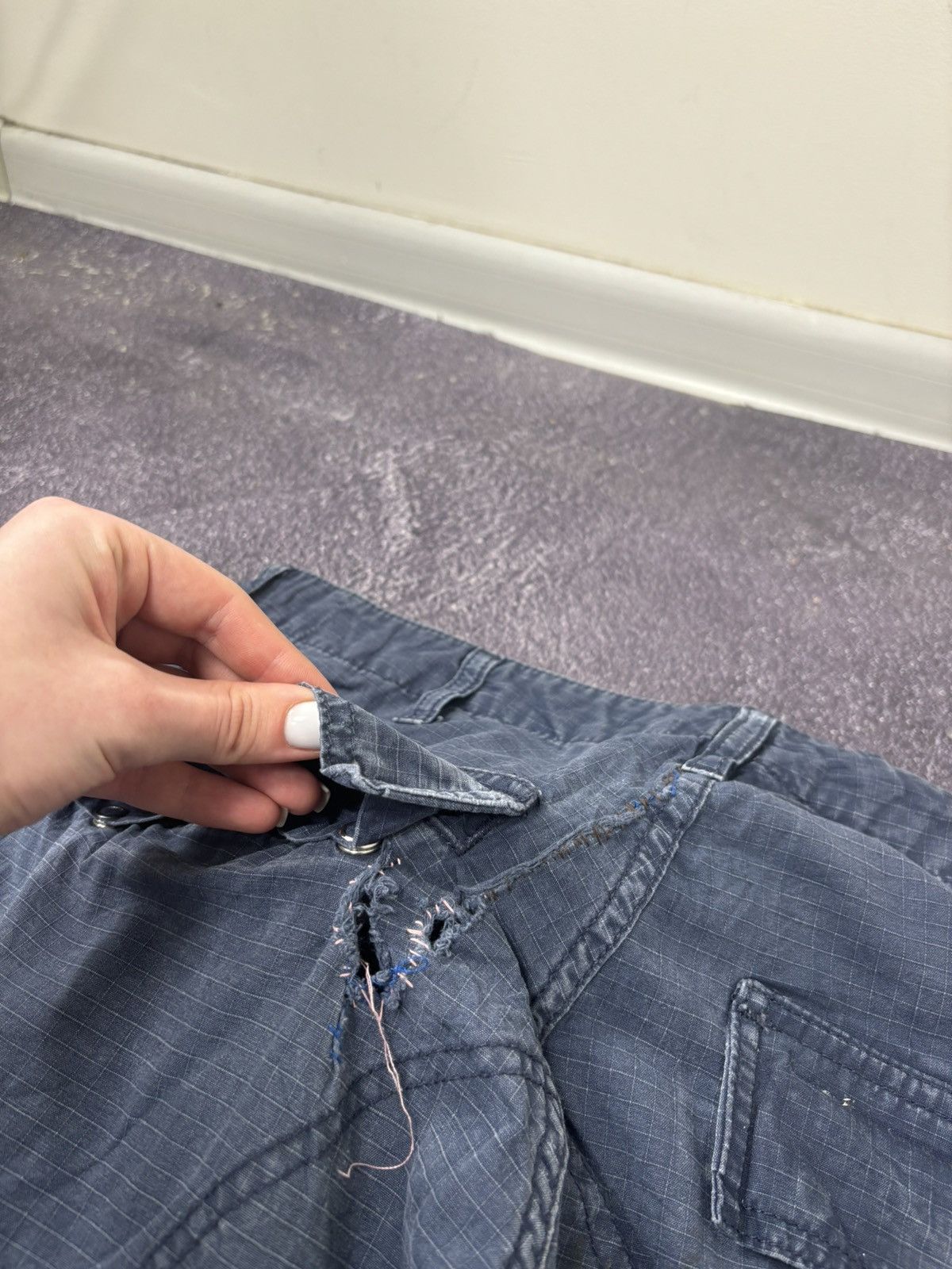 Carhartt Vintage Carhartt WIP Navy Y2K Hype Baggy Cargo Pants Size US 34 / EU 50 - 9 Thumbnail