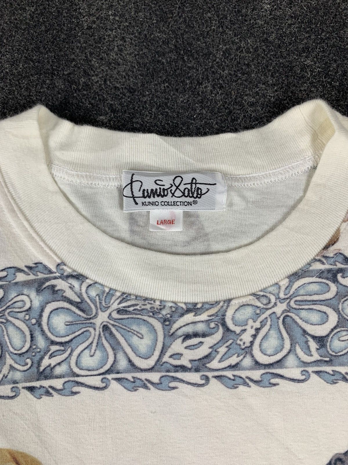 Vintage Vintage Kunio Sato Collection All-Over Print T-Shirt Size US L / EU 52-54 / 3 - 4 Thumbnail