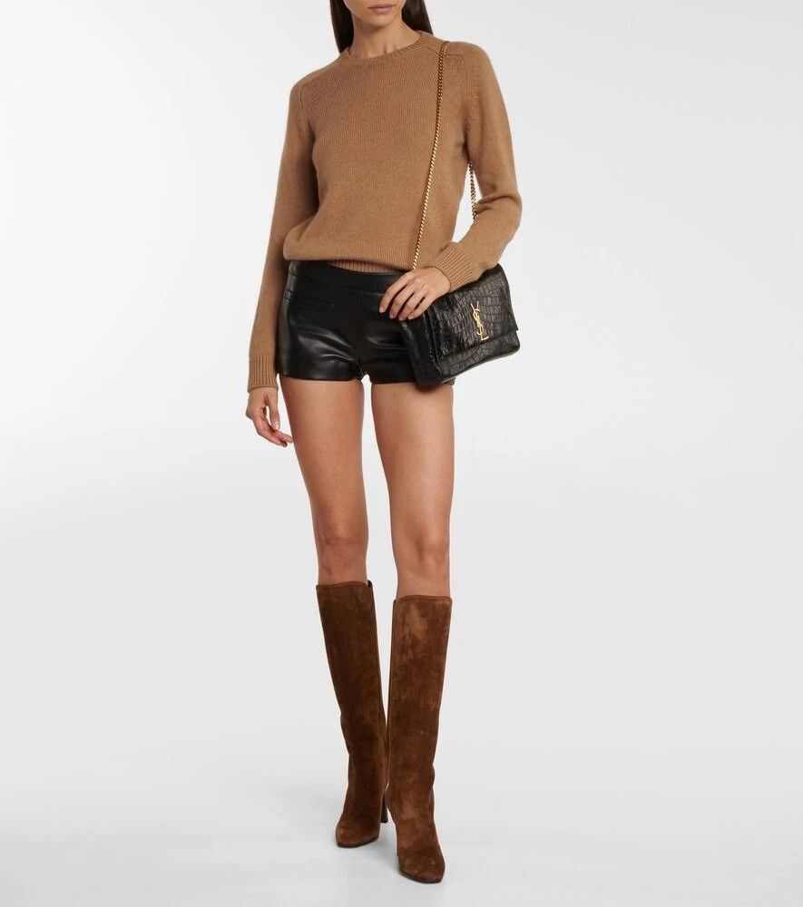 o1b1hav110724 Mid-Rise Shorts in Waxed Lambskin in Black
