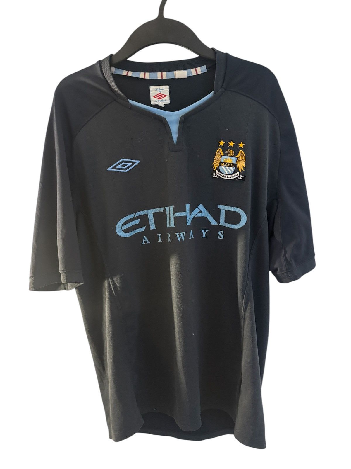 Umbro Manchester city 2010/11 away shirt Size US L / EU 52-54 / 3 - 1 Thumbnail