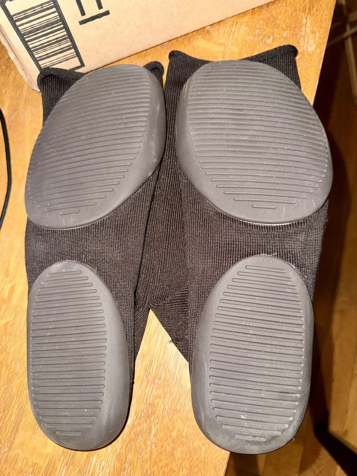 Yeezy Size 3 - YZY Pods (US Mens 11-13) Size US 11 / EU 44 - 2 Thumbnail
