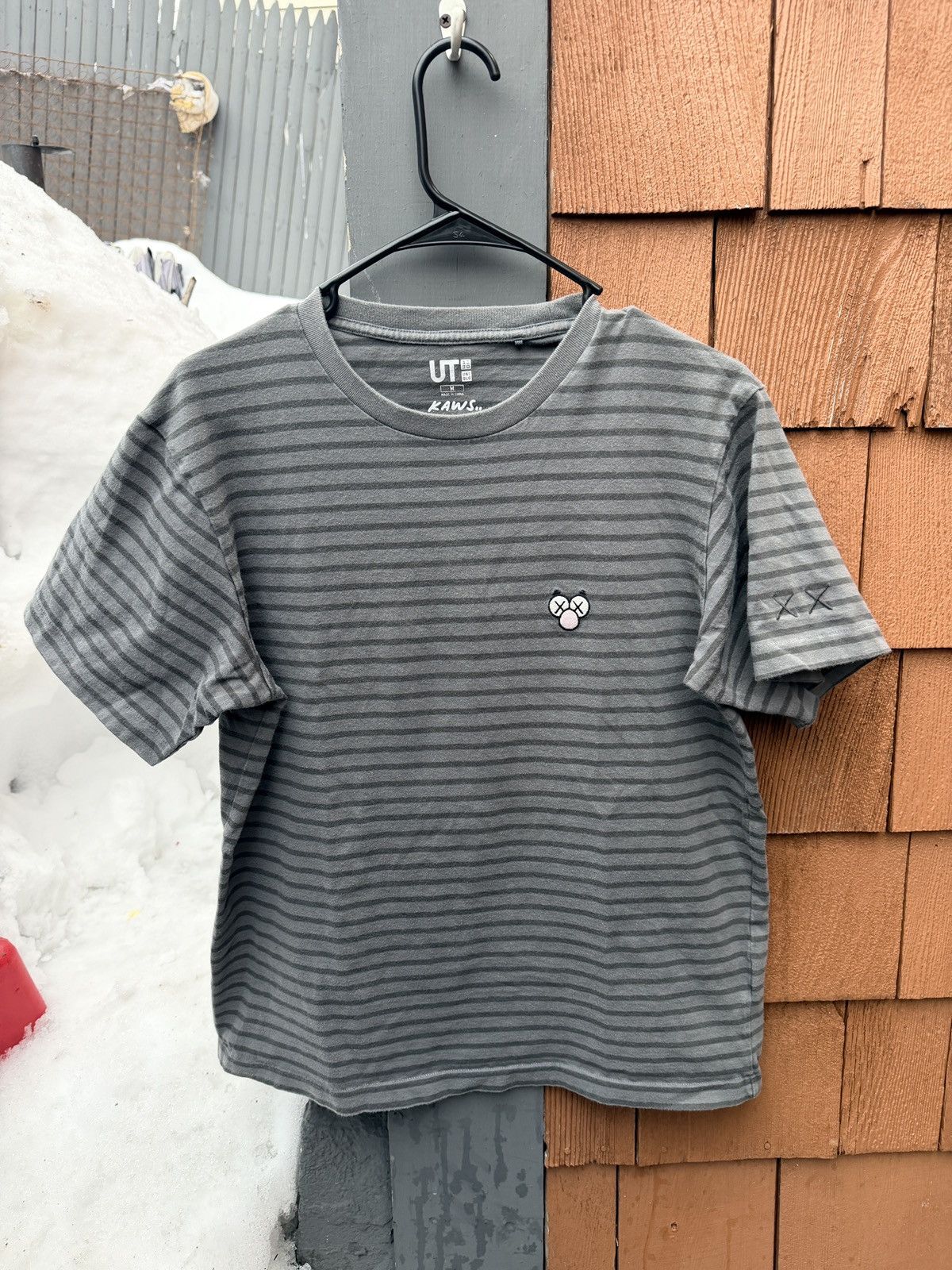 Kaws × Uniqlo kaws tee Size US M / EU 48-50 / 2 - 1 Thumbnail