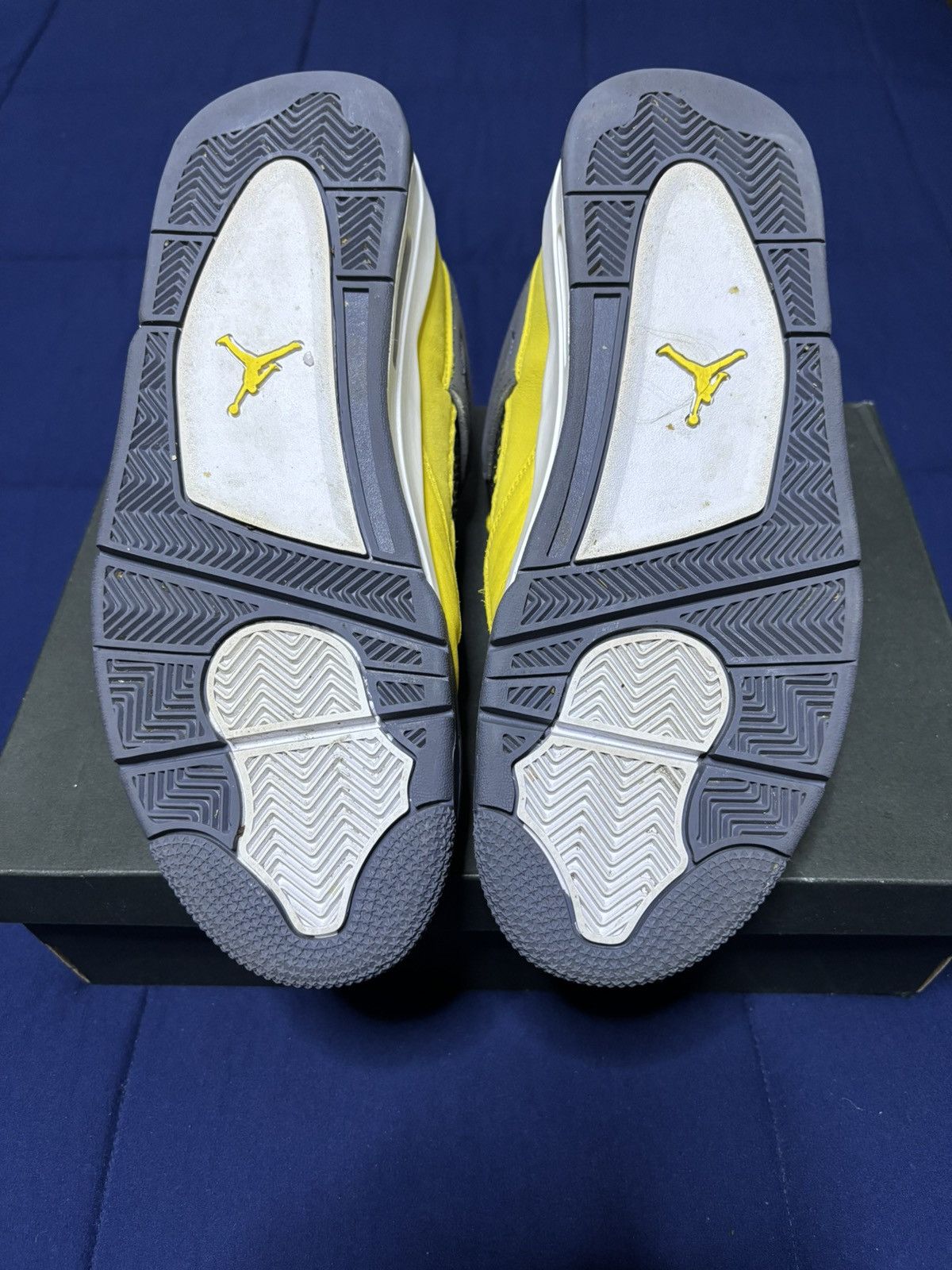 Jordan Brand Jordan 4 Retro Lightning 2021 Size 10 Size US 10 / EU 43 - 5 Thumbnail