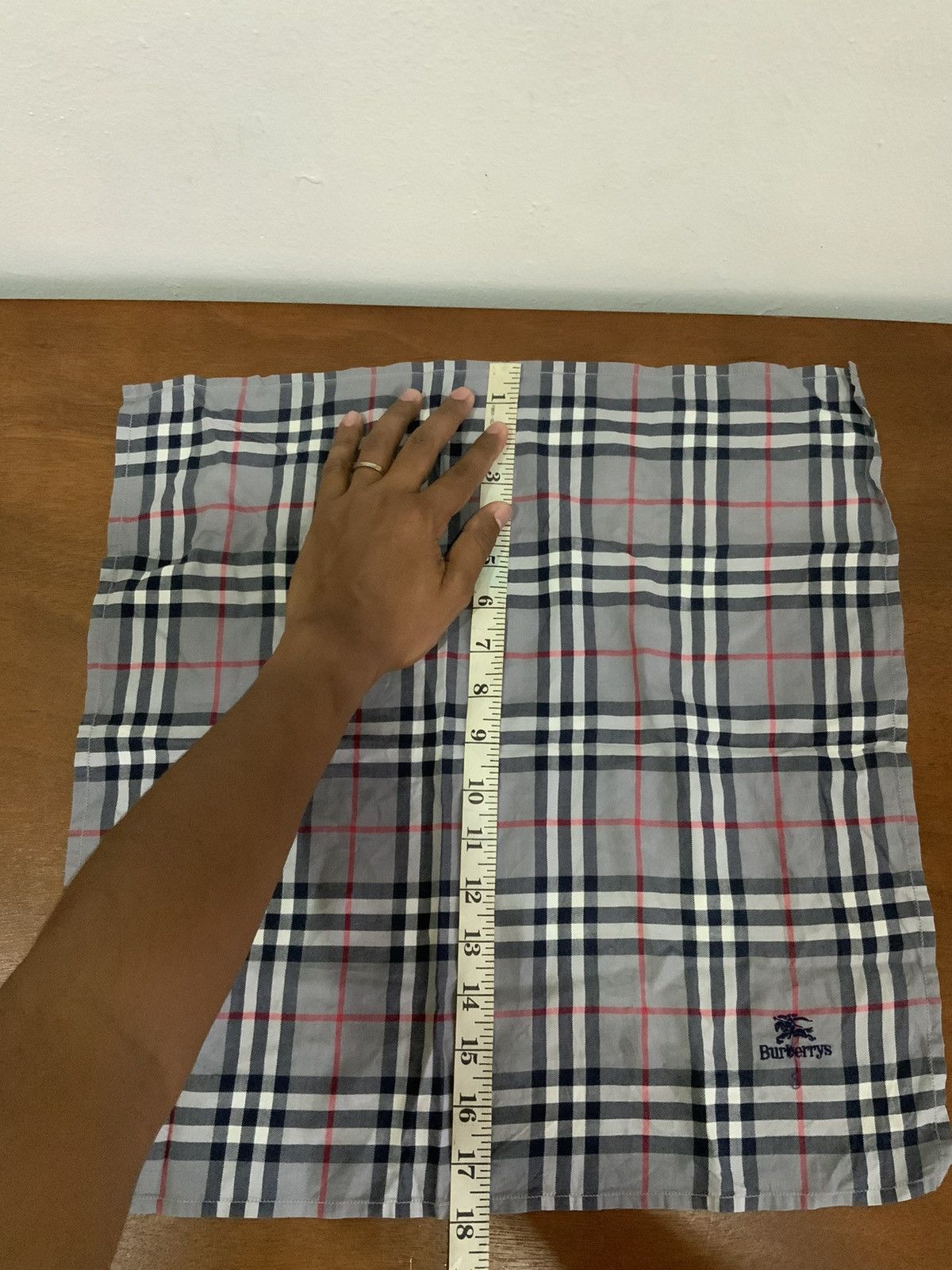 Burberry Burberrys Handkerchief Bandana Size ONE SIZE - 9 Thumbnail