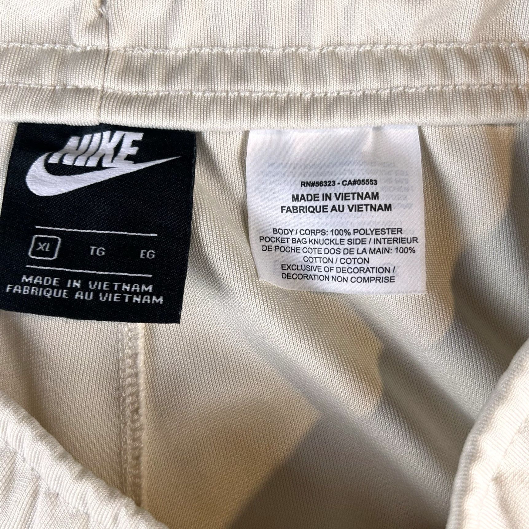 Nike NIKE Tribute Track pants Men XL Ivory Burgundy & Black Stripe AR2246-271 Tracksuit Activewear Mens XL Red Size 46R - 3 Thumbnail
