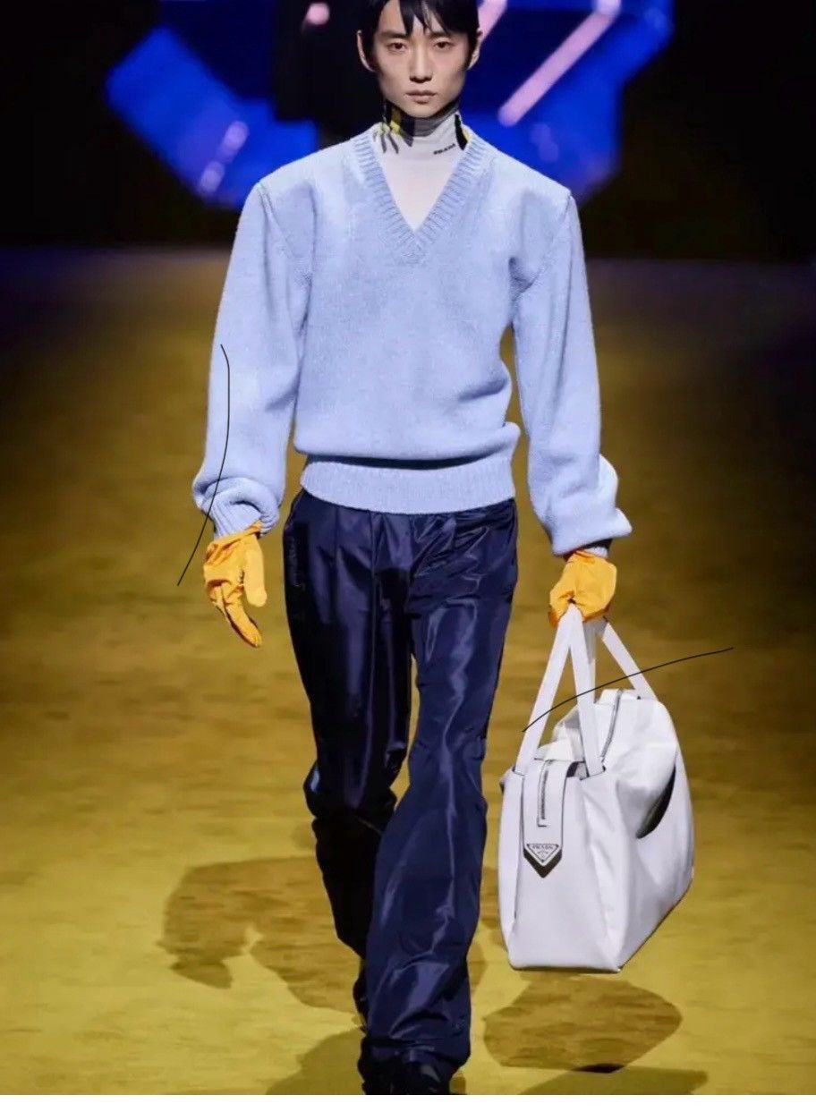 Prada Prada Mens Runway Sapphire Blue V-Neck Sweater Size US S / EU 44-46 / 1 - 1 Thumbnail