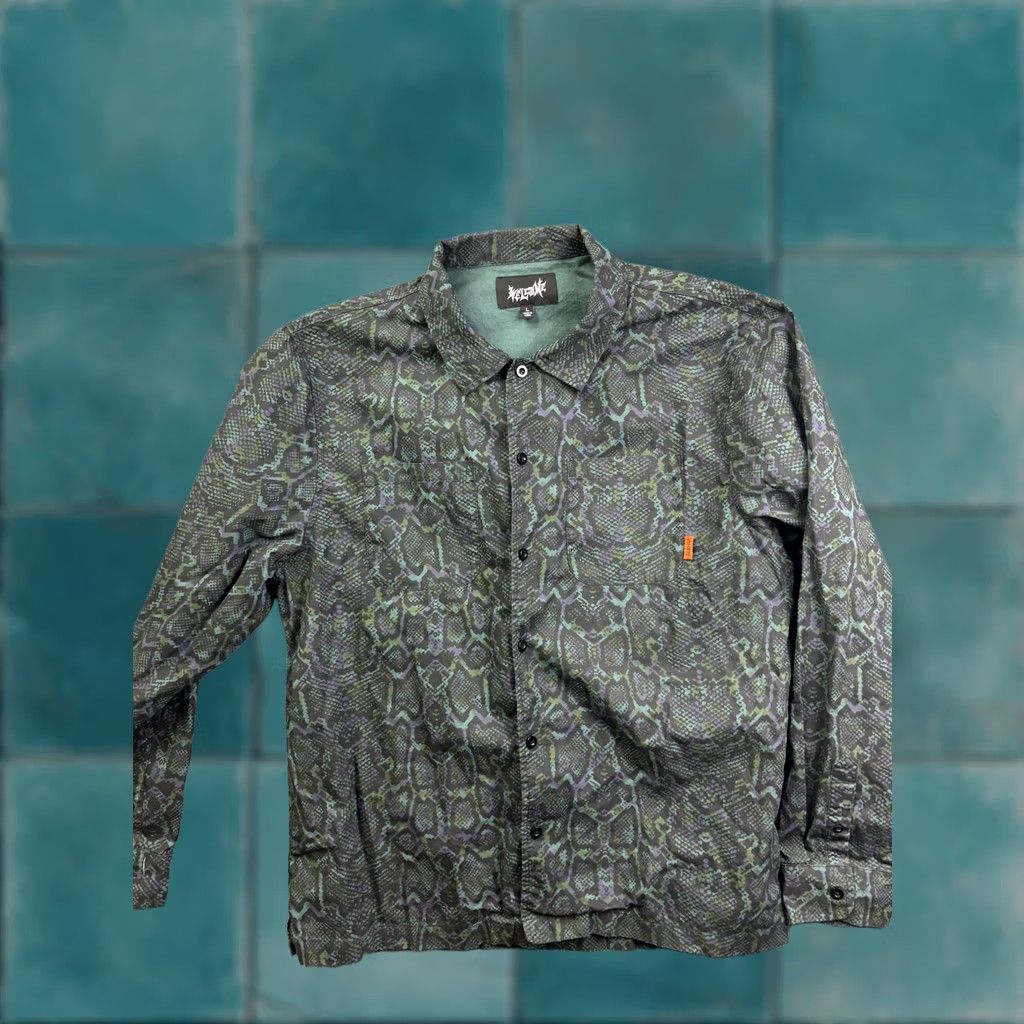 Welcome Skateboards VINTAGE? Welcome Skateboards Shirt Mens Large Green Snakeskin Long Sleeve Button Front Size US L / EU 52-54 / 3 - 1 Thumbnail