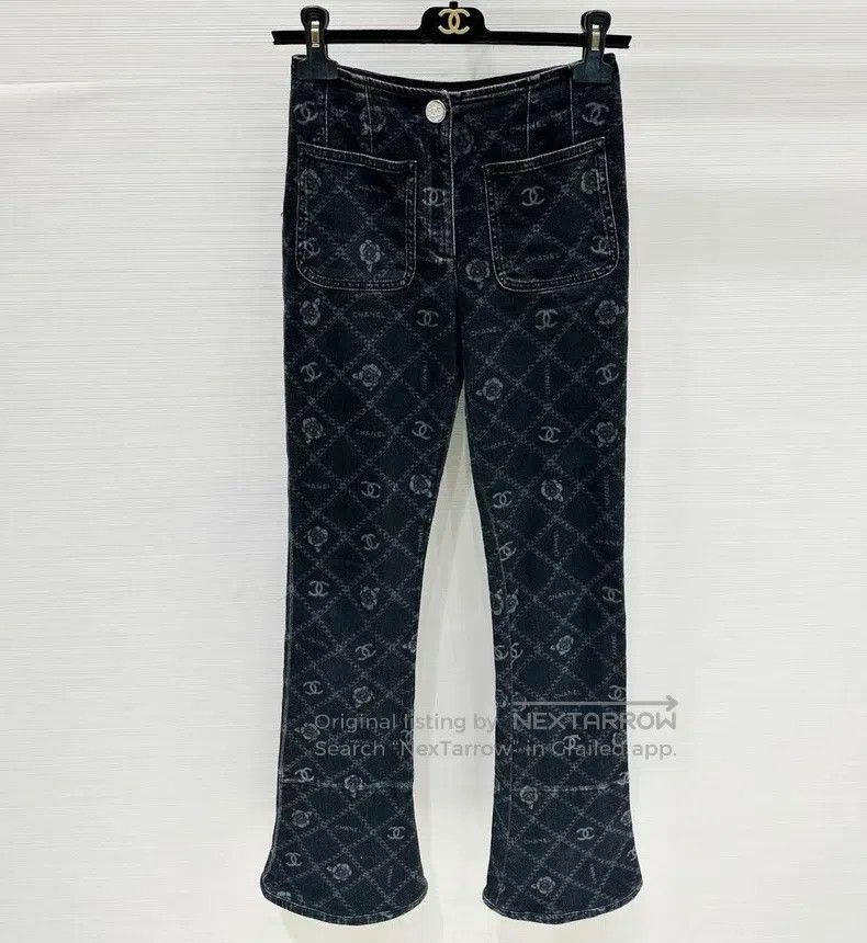 Chanel Chanel 23a camelia flared jeans Size 42" / US 20 - 1 Thumbnail
