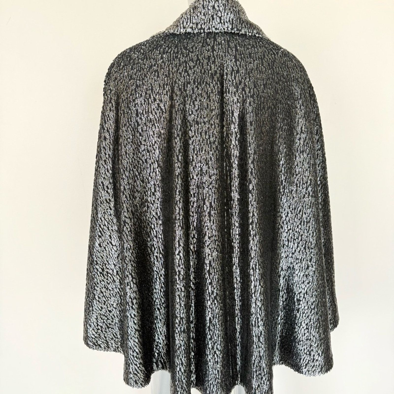 Chanel NEW!CHANEL women poncho with shimmer size 34 FR Retail 6900$ Size XS / US 0-2 / IT 36-38 - 6 Thumbnail