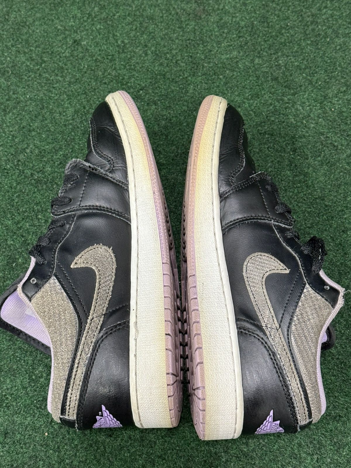 Jordan Brand Air Jordan 1 Low Houndstooth GS DH0570-015 Size US 5.5 / EU 38 - 5 Thumbnail