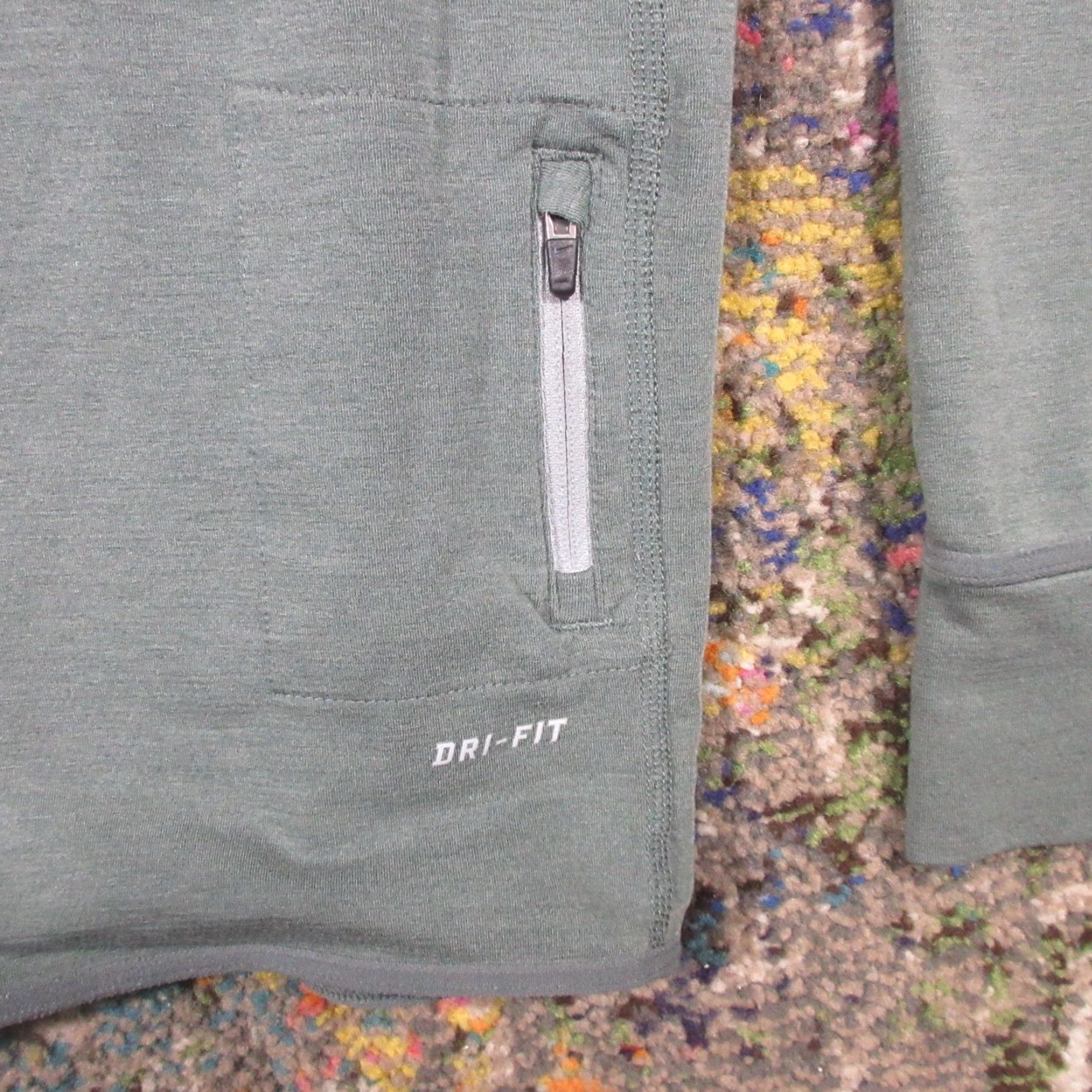 Nike Nike Dri-Fit Shirt Mens XL Green Long Sleeve Crew Neck Athletic Running & Jogging Size US XL / EU 56 / 4 - 5 Thumbnail