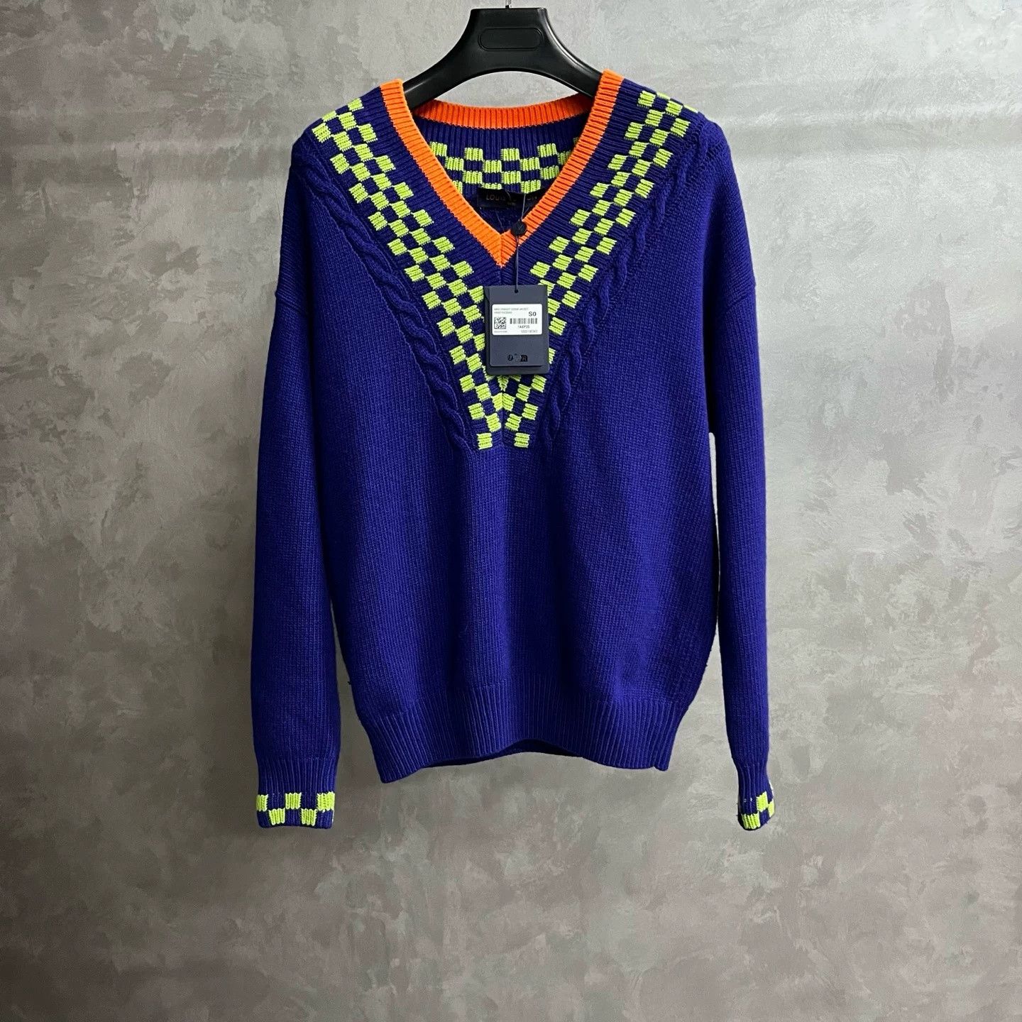 Louis Vuitton Louis Vuitton Blue Check V-Neck Sweater Size US S / EU 44-46 / 1 - 1 Preview