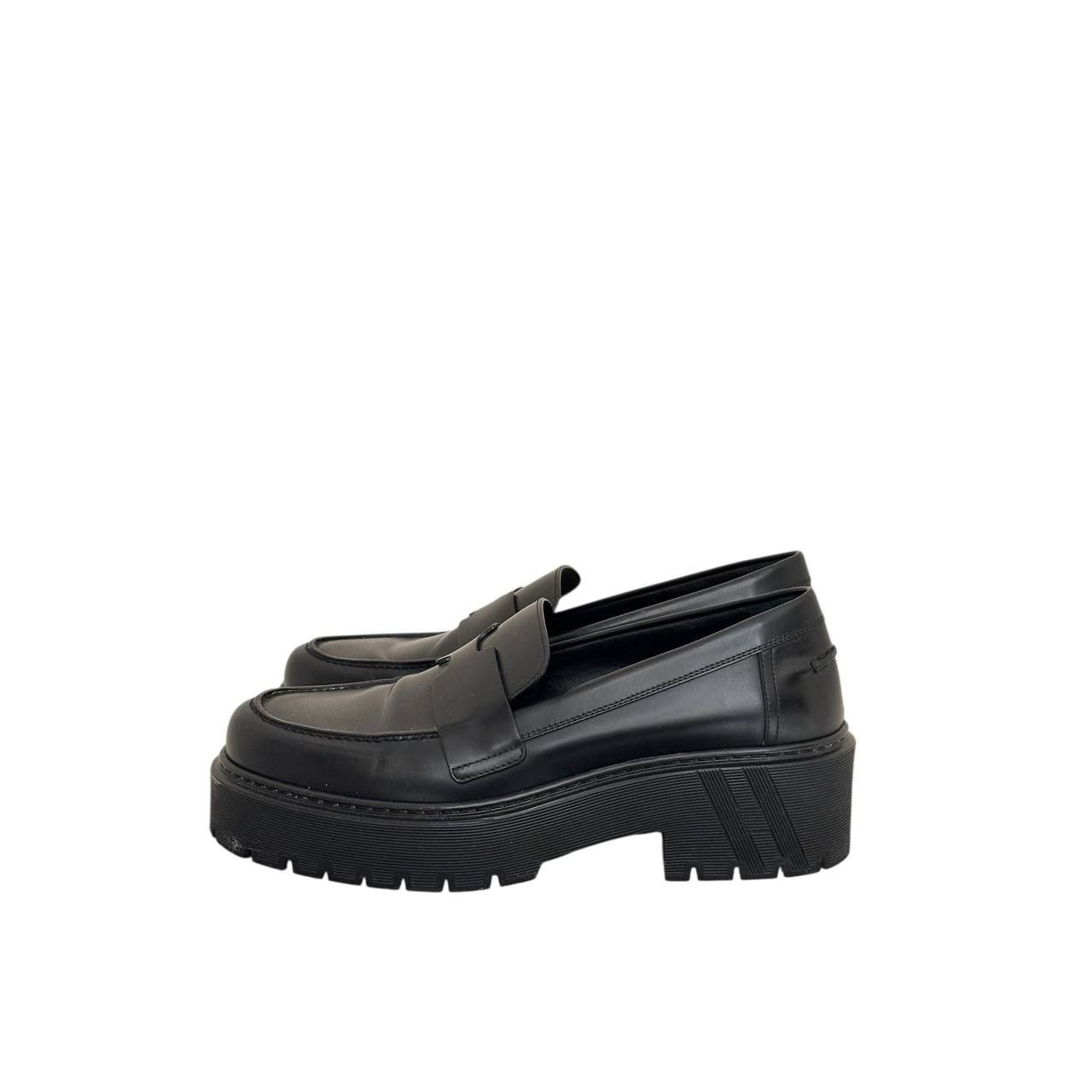 Hermes Elegant Hermes Hitch Loafers Black Glacéd Calfskin Sz.39 Size US 8 / IT 38 - 1 Thumbnail