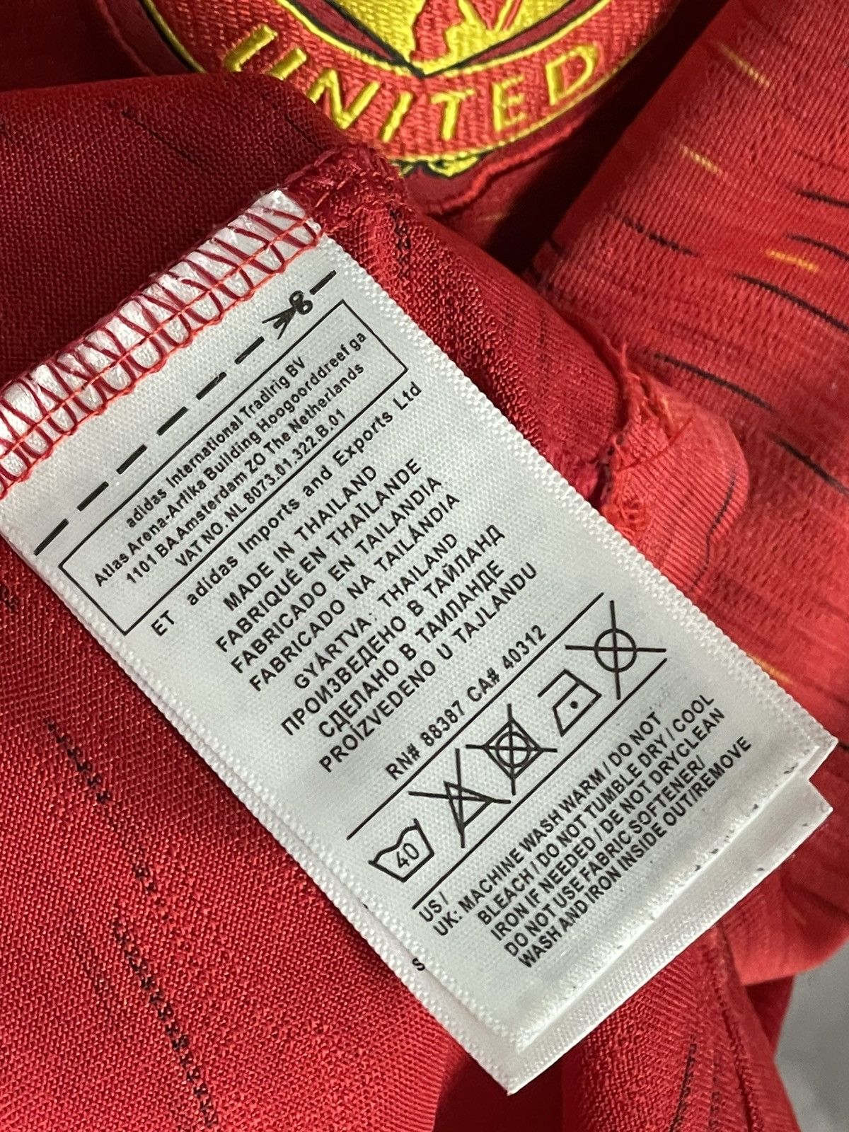 Other Manchester United Adidas Jersey 2020 Home jersey size L Size US L / EU 52-54 / 3 - 8 Thumbnail