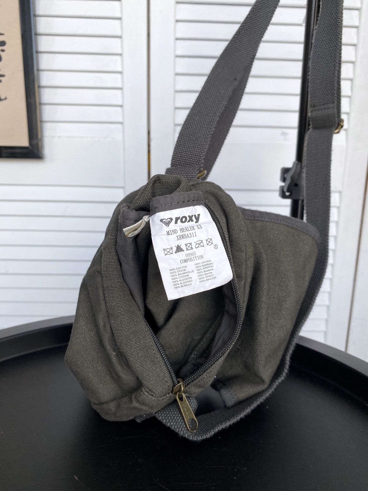 Quiksilver × Vintage Vintage Roxy Quiksilver Studded Logo Y2K Shoulder Bag Khaki Size ONE SIZE - 11 Thumbnail