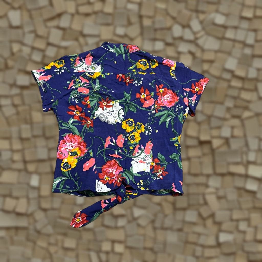 Vintage Maeve Shirt Women's Small Blue Floral Short Sleeve Button-Up Tie Front Casual Modern Regular Womens Size S / US 4 / IT 40 - 1 Thumbnail