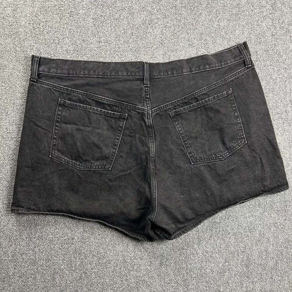 Old Navy Old Navy Shorts Womens Plus 26 Charcoal Wash High Rise Size 26" / US 2 / IT 38 - 4 Thumbnail