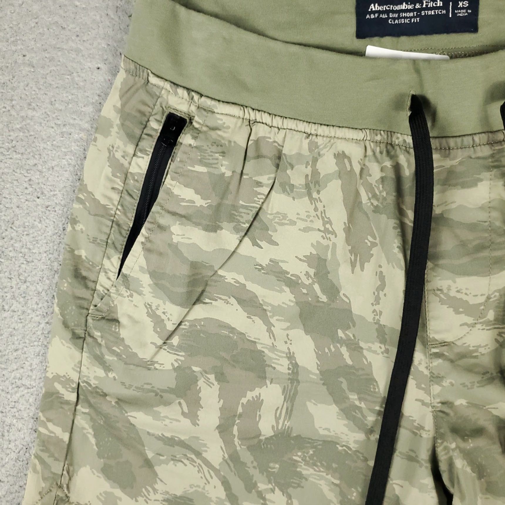 Abercrombie & Fitch Abercrombie & Fitch Shorts Mens XS Green Camo Active Lace Tie Short Size US 27 - 2 Thumbnail