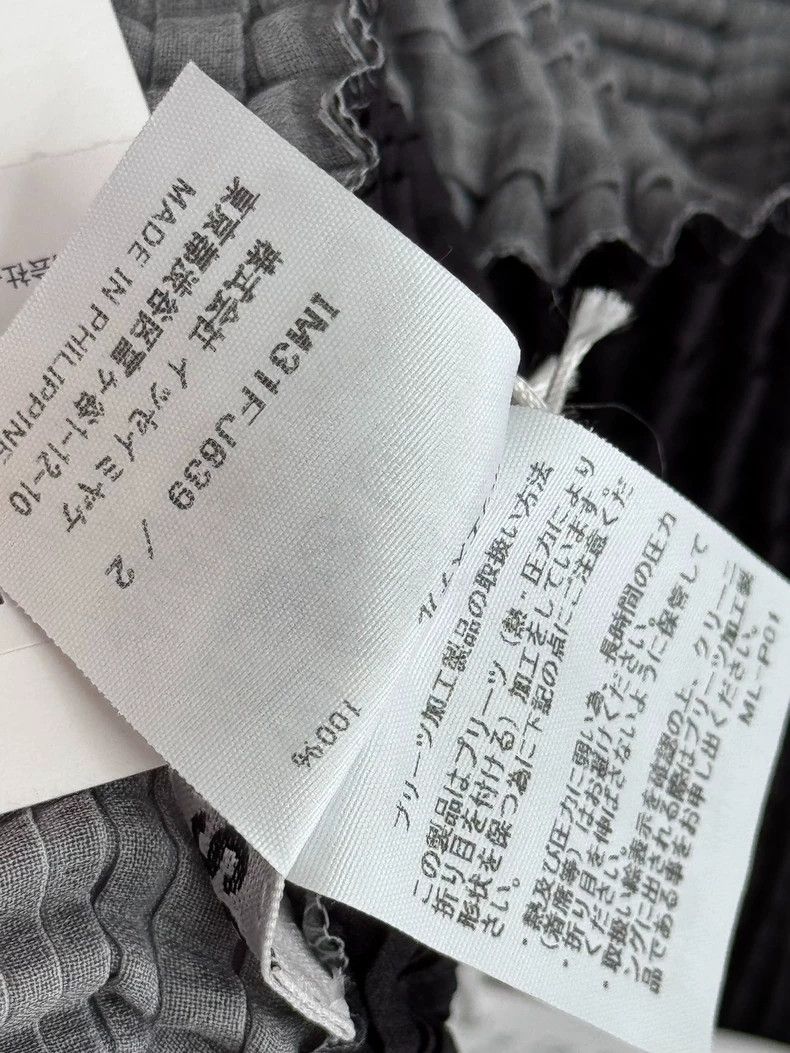 Issey Miyake Issey Miyake size:one size Black and white bubble top Size XS / US 0-2 / IT 36-38 - 4 Thumbnail