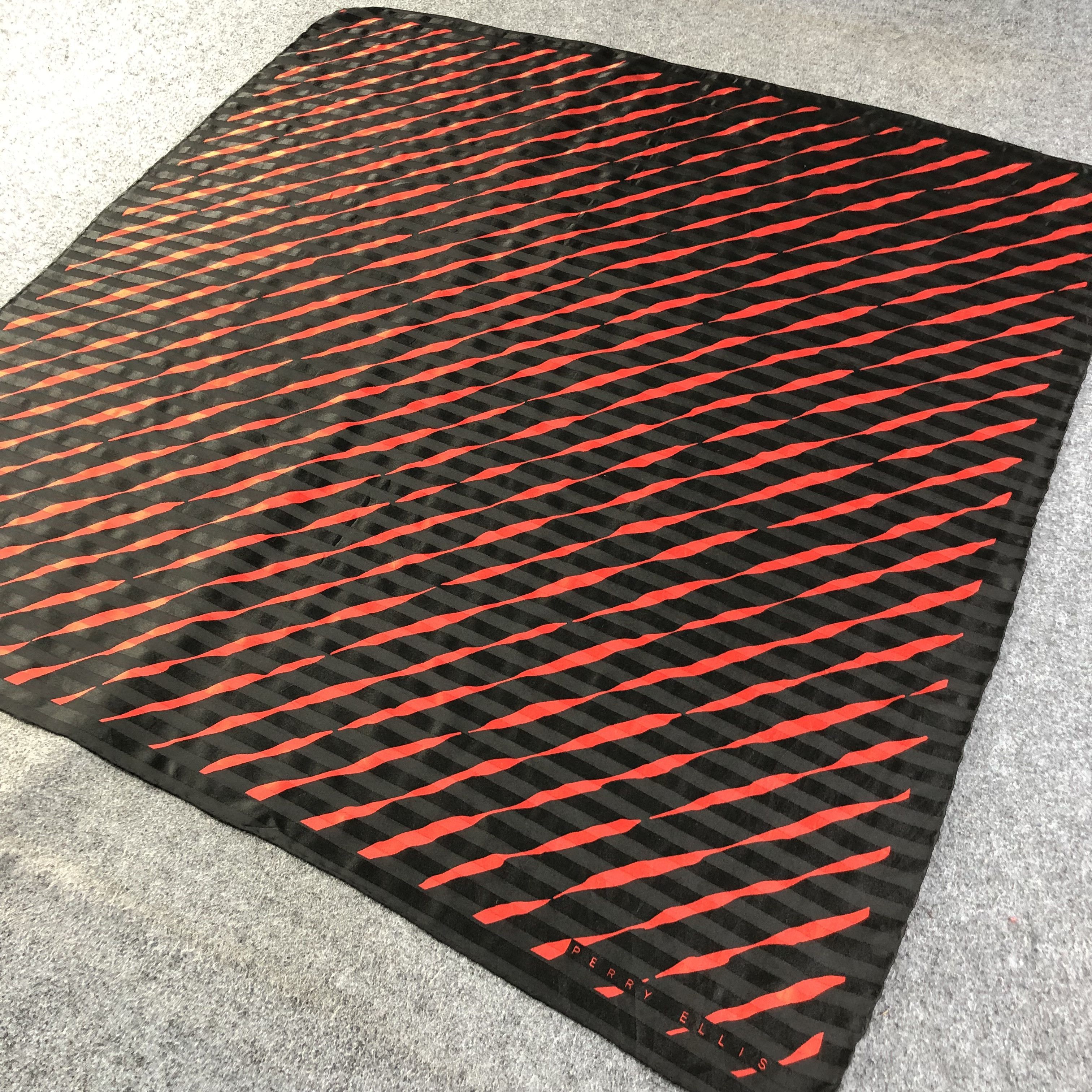 Japanese Brand Perry Ellis Luxury Silk Scarf M767 Size ONE SIZE - 2 Thumbnail