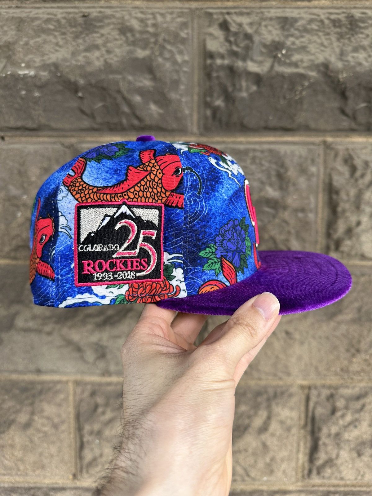 MLB × New Era × Supreme 7 1/2 Colorado Rockies 25th Anniversary Koi Pond Rockwell Size ONE SIZE - 5 Thumbnail
