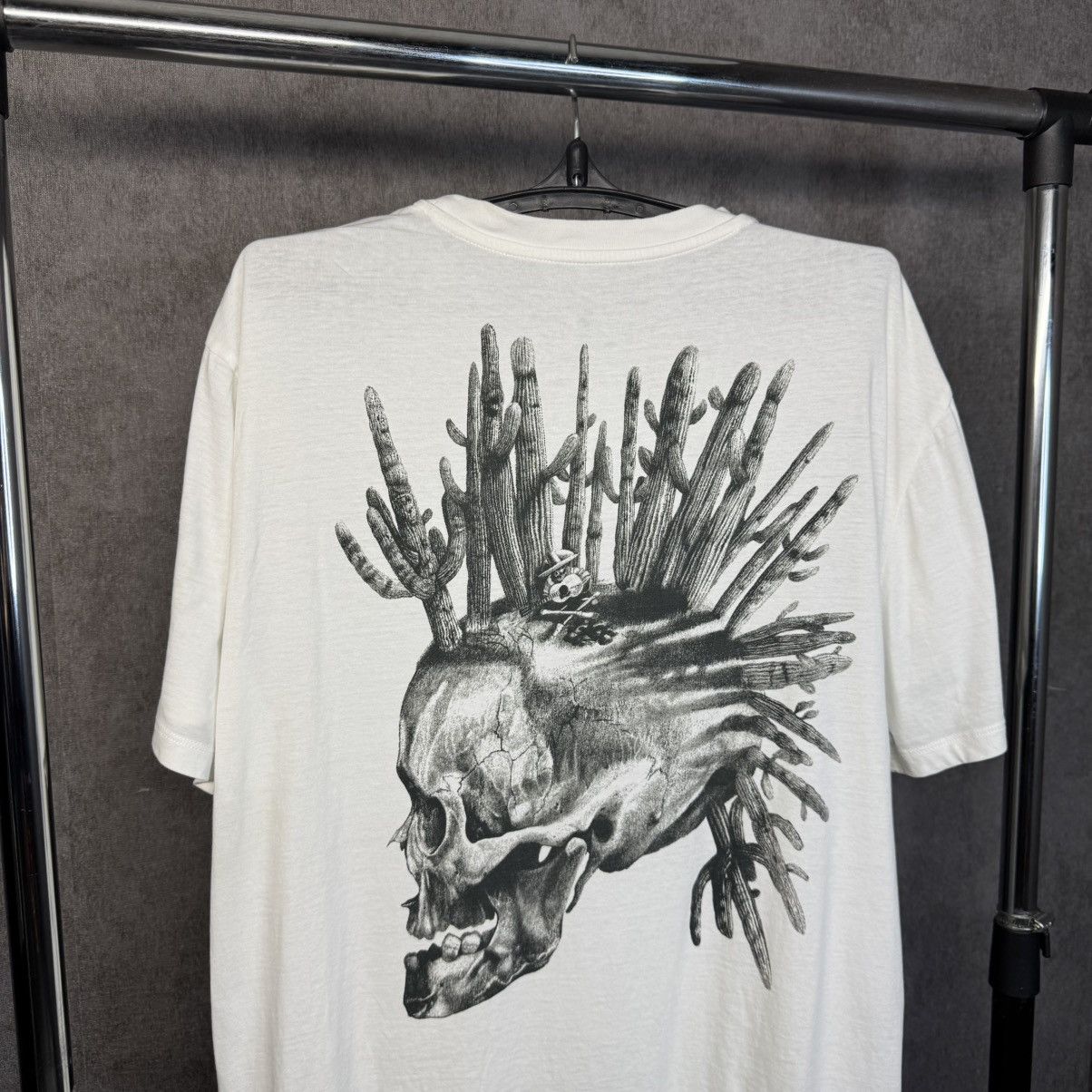 Allsaints Allsaints t-shirt big logo skull rare Size US L / EU 52-54 / 3 - 2 Thumbnail