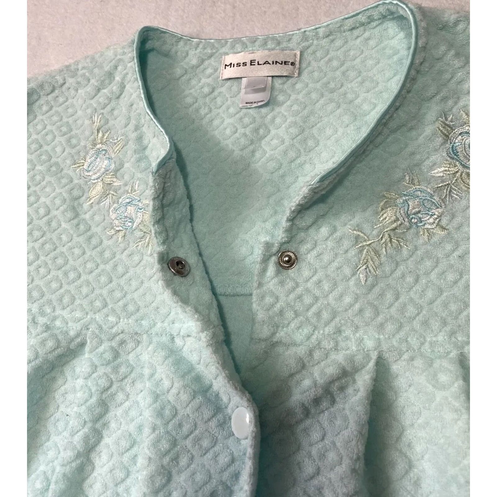 Vintage Miss Elaine Nightgown Women's S Light Green Short Sleeve Knit Embroidered Button Gown Size 28" / US 6 / IT 42 - 7 Thumbnail