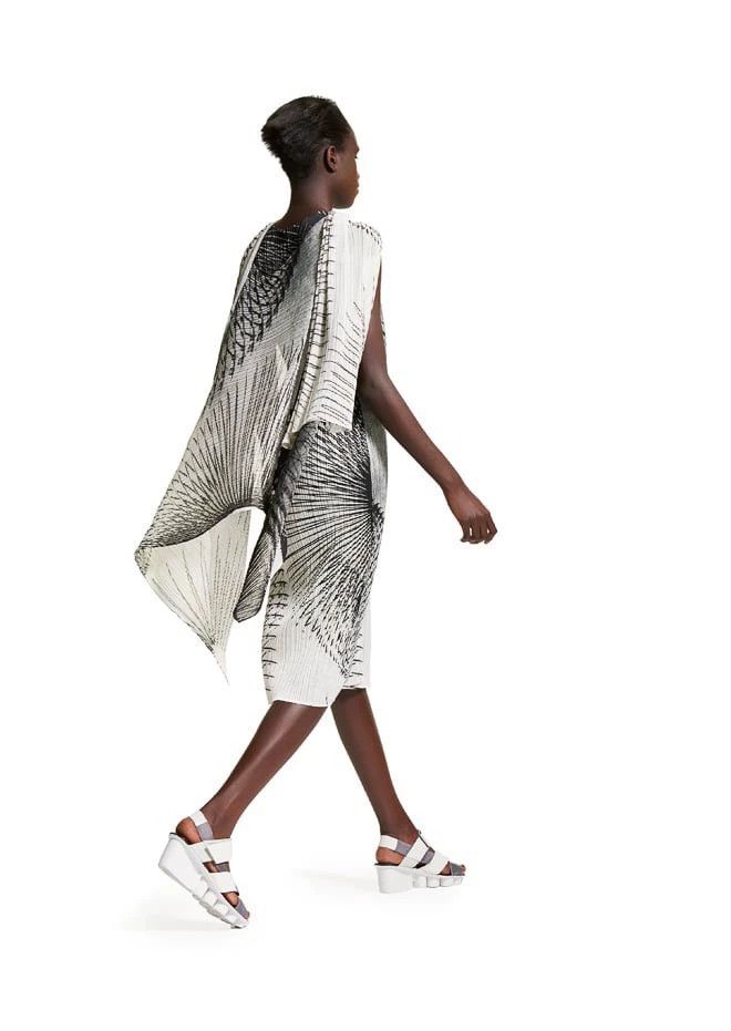 Issey Miyake Issey Miyake size:4 Firework dress Size M / US 6-8 / IT 42-44 - 2 Thumbnail
