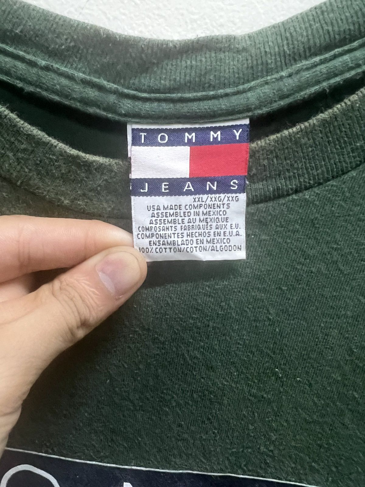 Tommy Hilfiger Vintage 90’s Tommy Hilfiger Big Logo Spell Out Green TShirt Size US XXL / EU 58 / 5 - 3 Thumbnail