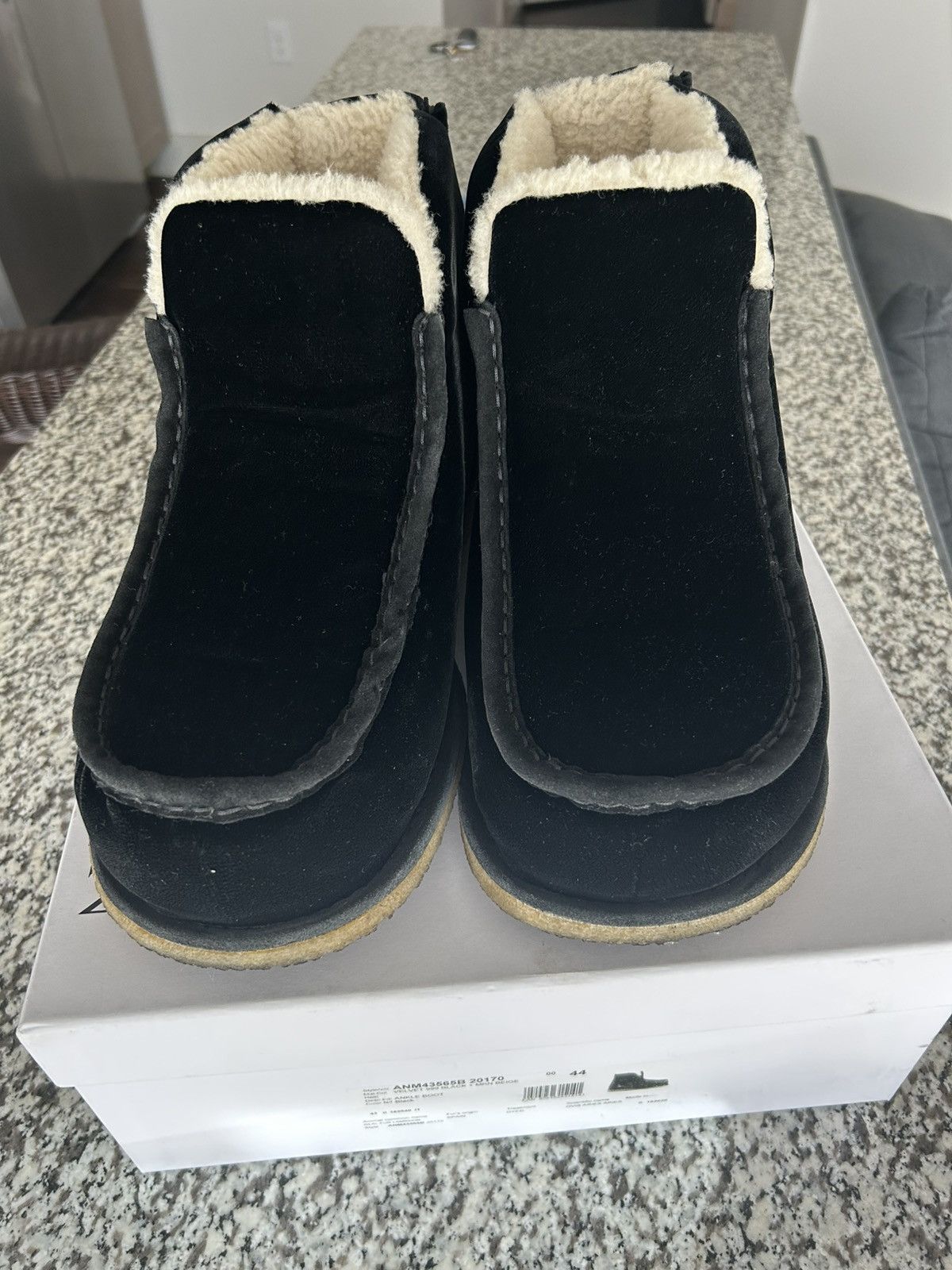 JW Anderson JW ANDERSON Shearling-lined suede ugg styled ankle boots Size US 11 / EU 44 - 2 Thumbnail