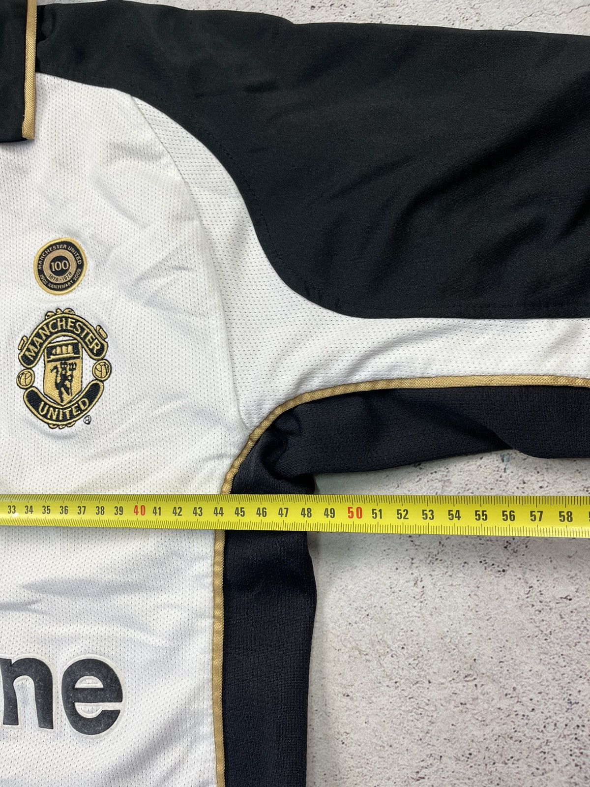 Umbro MANCHESTER UNITED 2001/2002 SOCCER JERSEY UMBRO 5 VERON Sz S Size US S / EU 44-46 / 1 - 13 Thumbnail