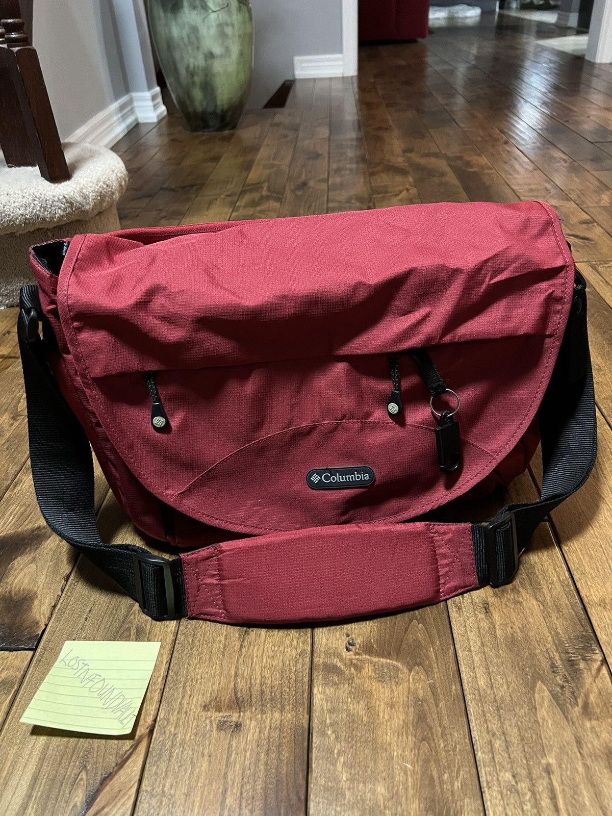 image of Vintage Columbia Bag in Black/Red, Men's